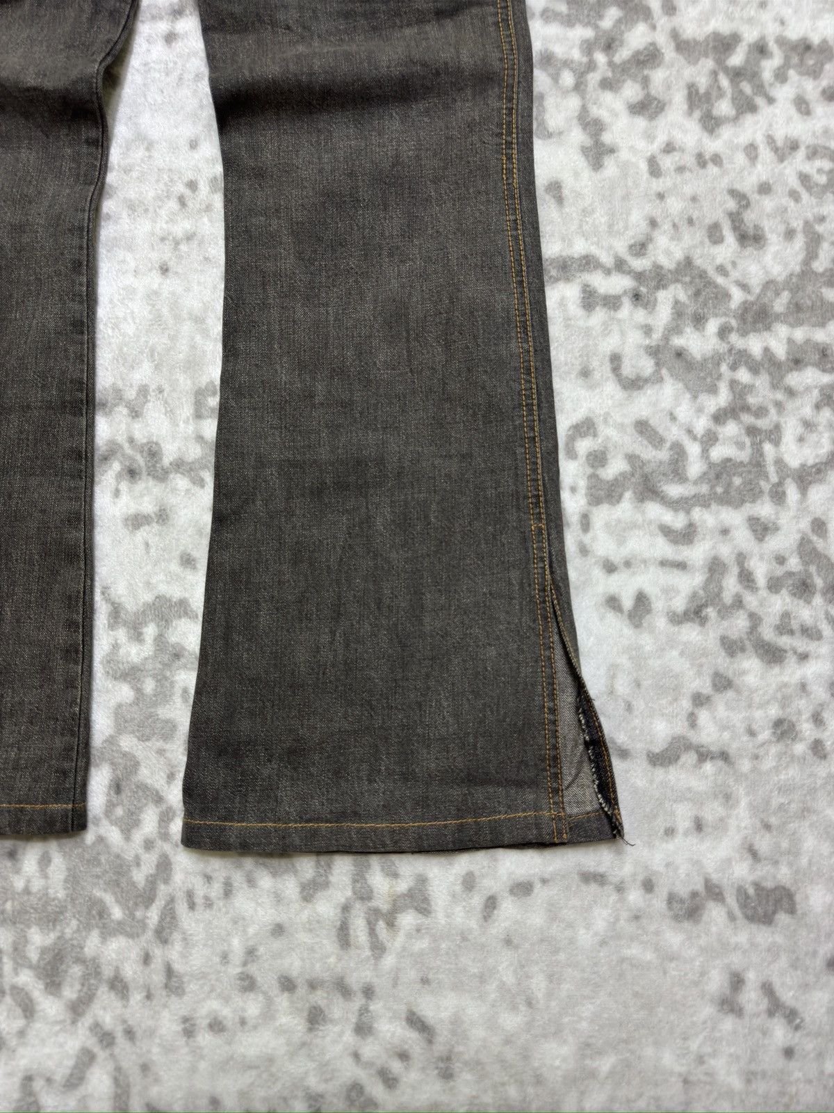 Japanese Brand Y2K Flared Unisex Jeans Gray 5-Pocket Gold Zigzag Stitch Size 26" / US 2 / IT 38 - 13 Thumbnail