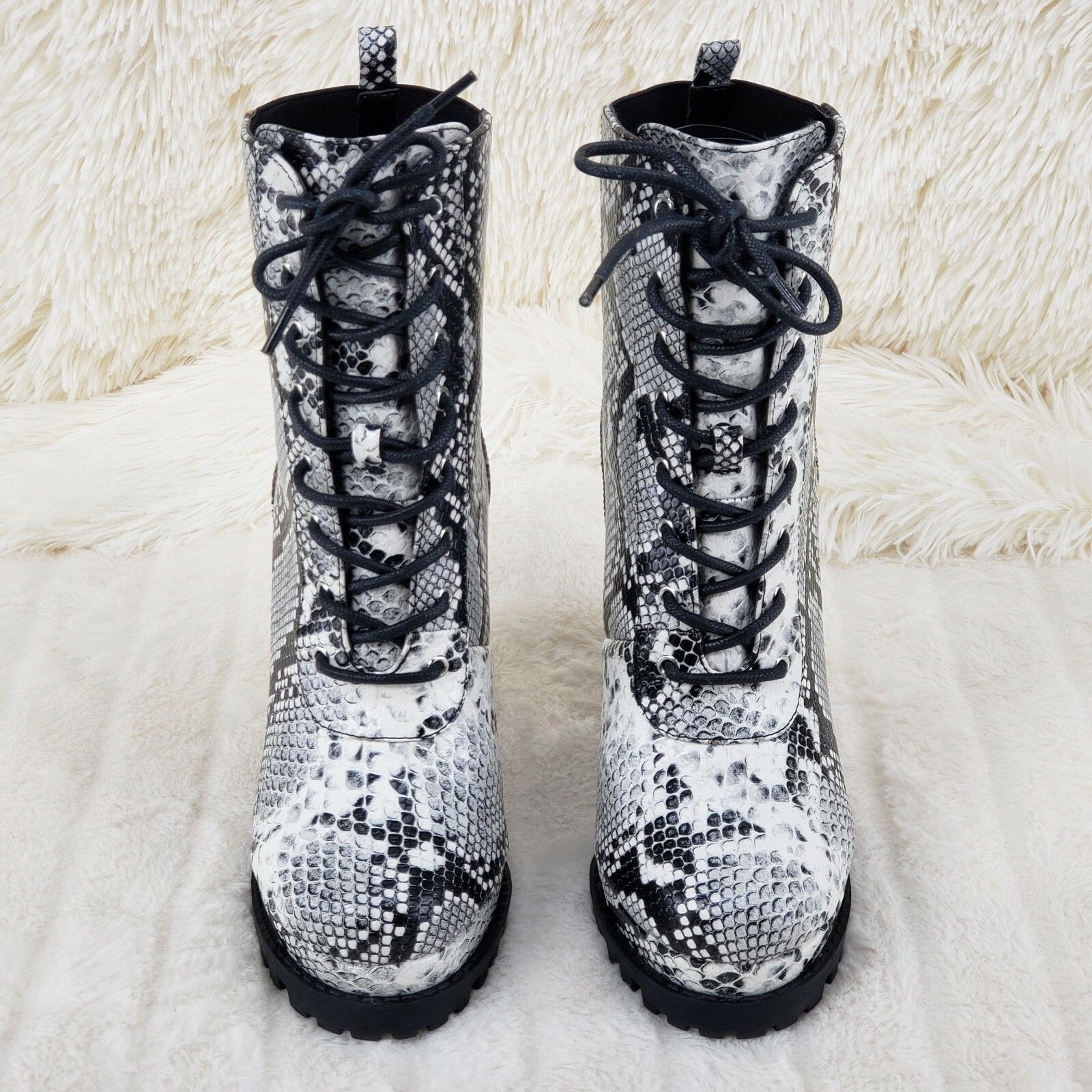Other CR Winnie Lace Up Ankle Boots 4.5" Chunky Block Heels 6 -11 Size US 8.5 / IT 38.5 - 8 Thumbnail
