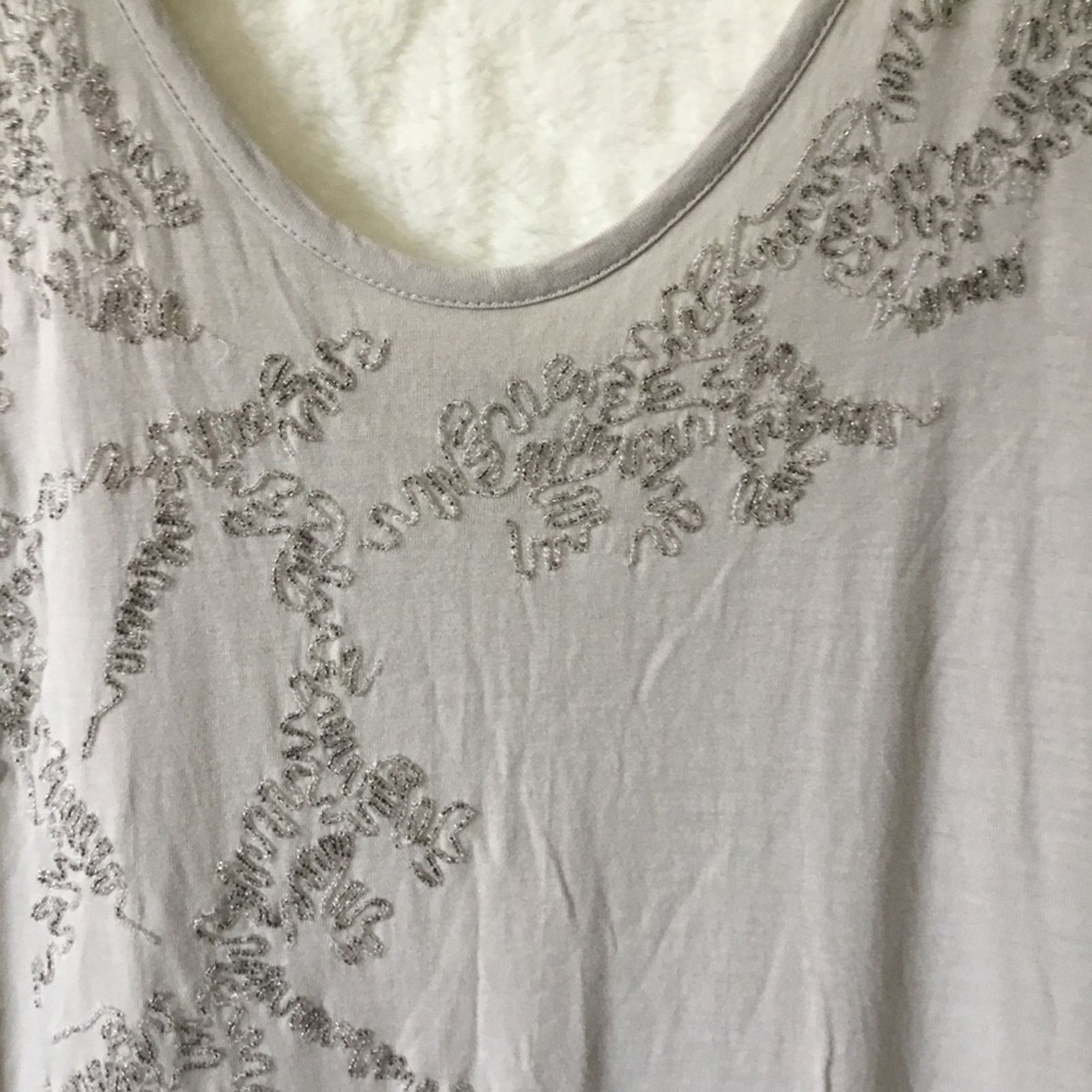 Club Monaco Club Monaco Light Gray Asymmetrical Sequined Top Size S / US 4 / IT 40 - 3 Thumbnail