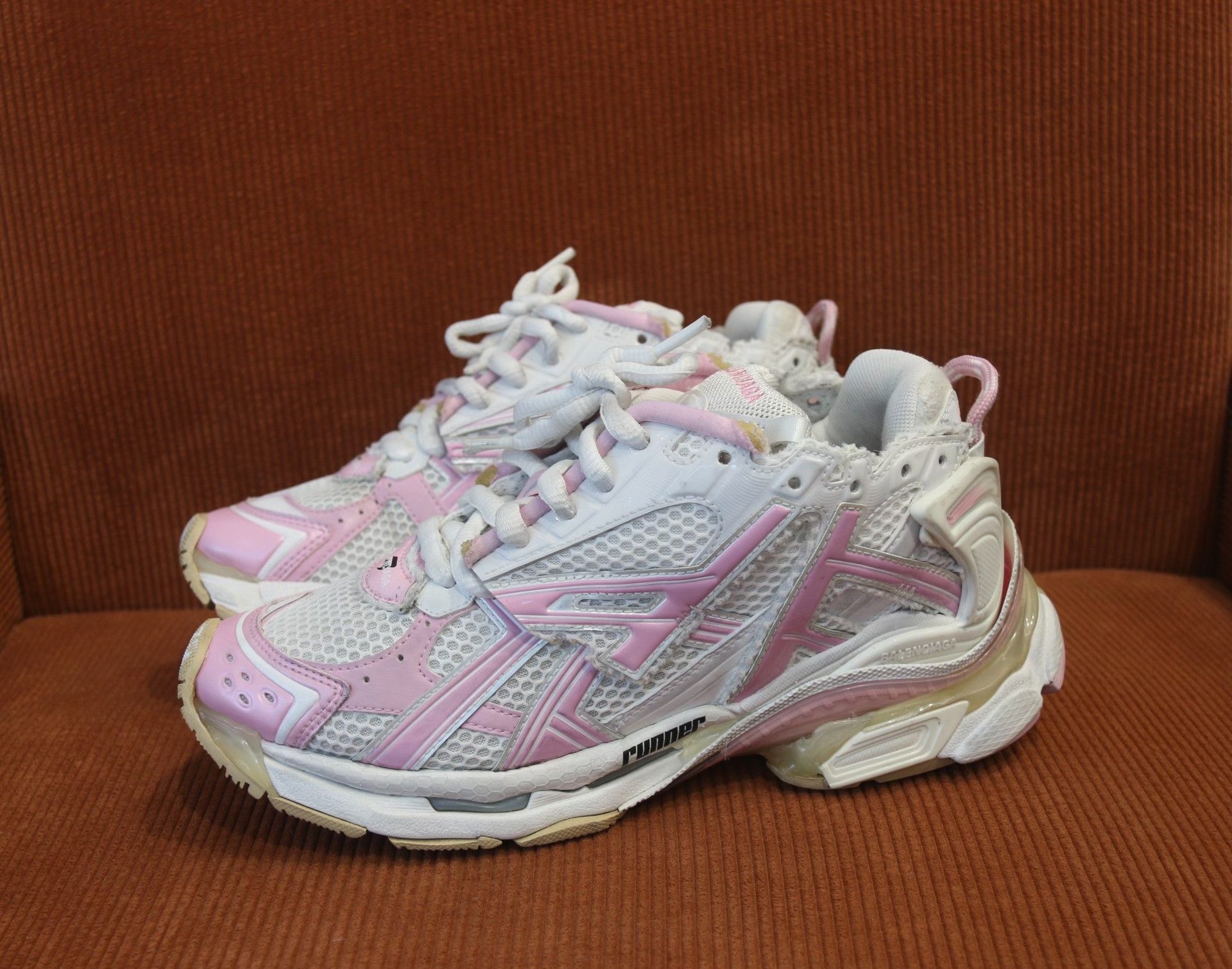 Balenciaga Balenciaga Runner Pink White Dad Shoes Size US 7 / IT 37 - 1 Thumbnail