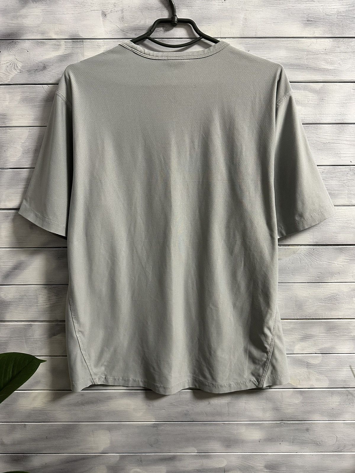 Nike Rare Vintage T-Shirt Nike Small Swoosh Y2K drill style Size US M / EU 48-50 / 2 - 6 Thumbnail