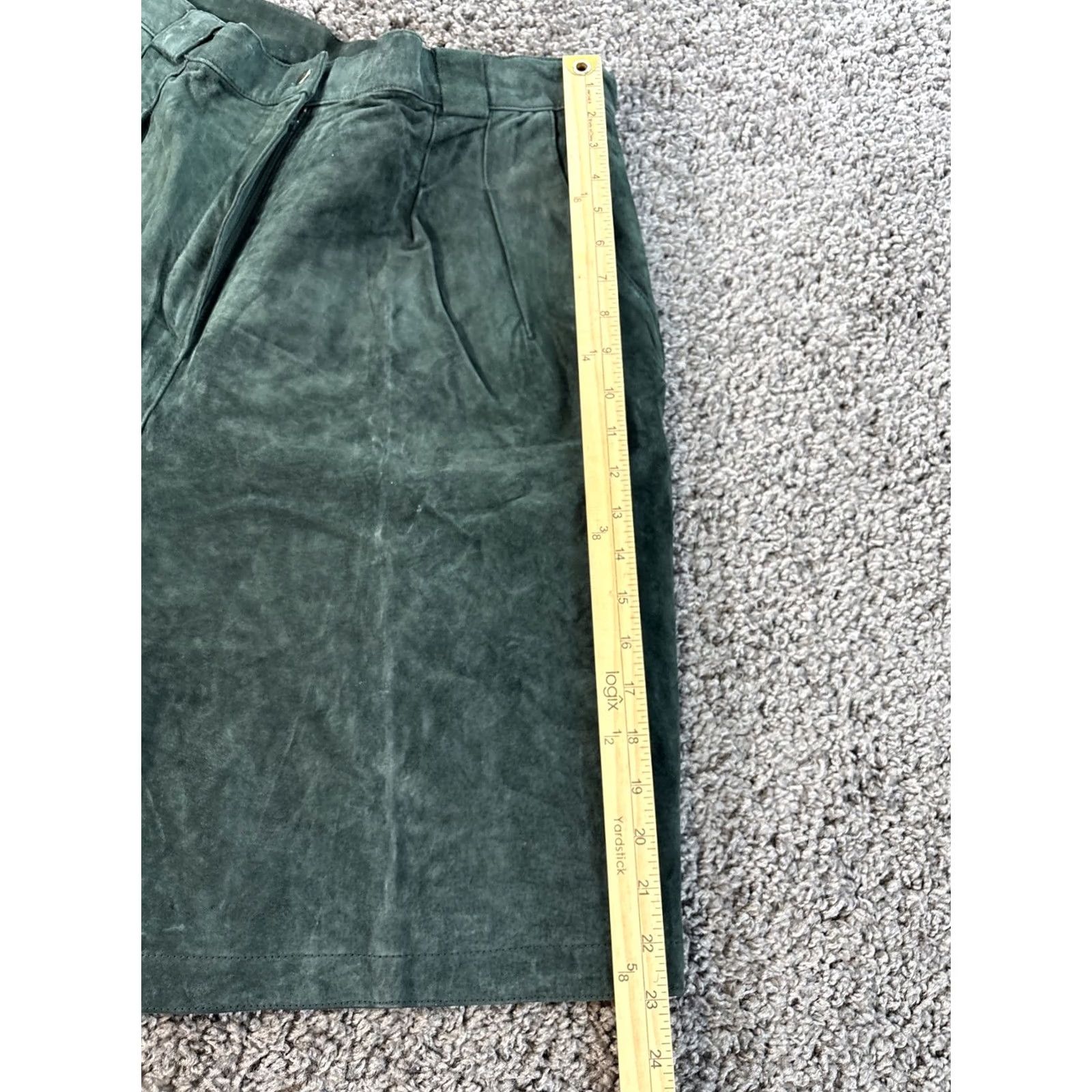 Vintage VINTAGE Diana Bermuda Shorts Womens Suede Leather Green 36 90s Size Regular Size 25" / US 0 / IT 36 - 2 Thumbnail