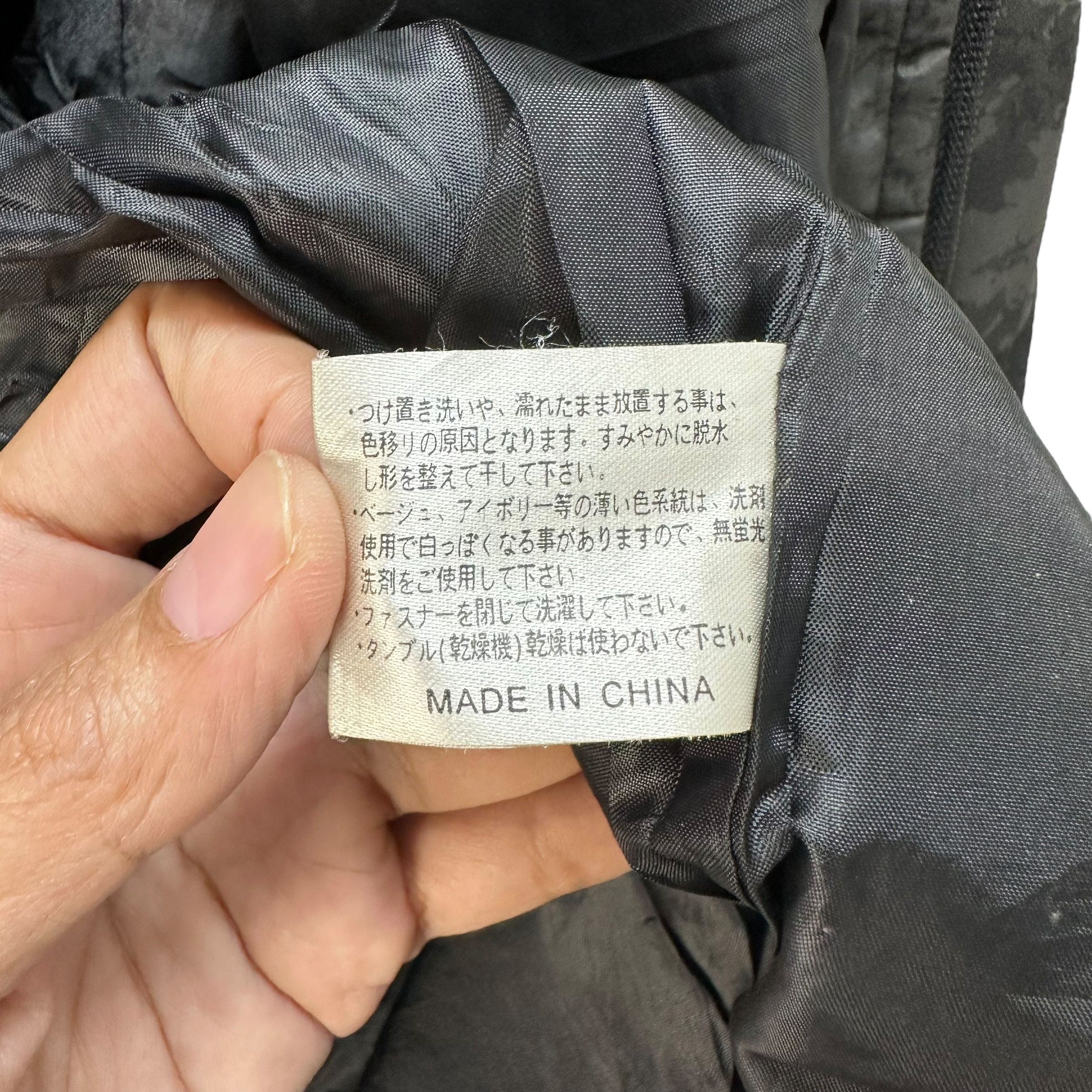 Japanese Brand Dj Free Graphics Puffer Jacket #A33-0772 Size US XL / EU 56 / 4 - 14 Thumbnail