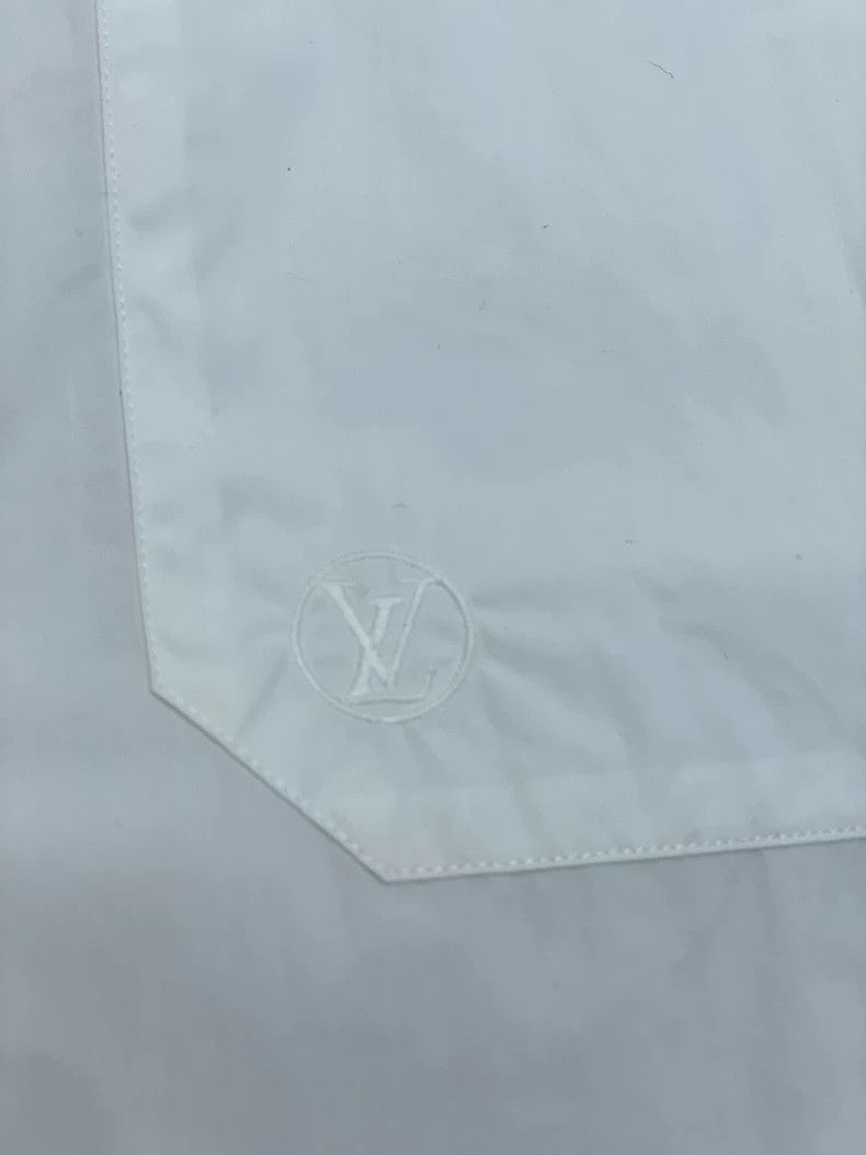 Louis Vuitton Louis Vuitton White wavy shirt Size US M / EU 48-50 / 2 - 3 Thumbnail