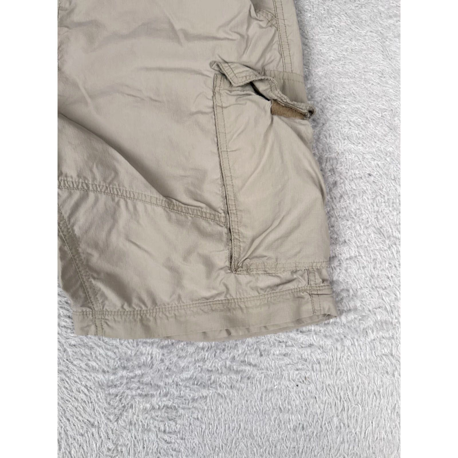 Vintage VINTAGE Columbia Cargo Shorts Men 38 Beige Nylon Hiking Regular Inseam 10in Pockets Mens Size US 38 / EU 54 - 2 Thumbnail