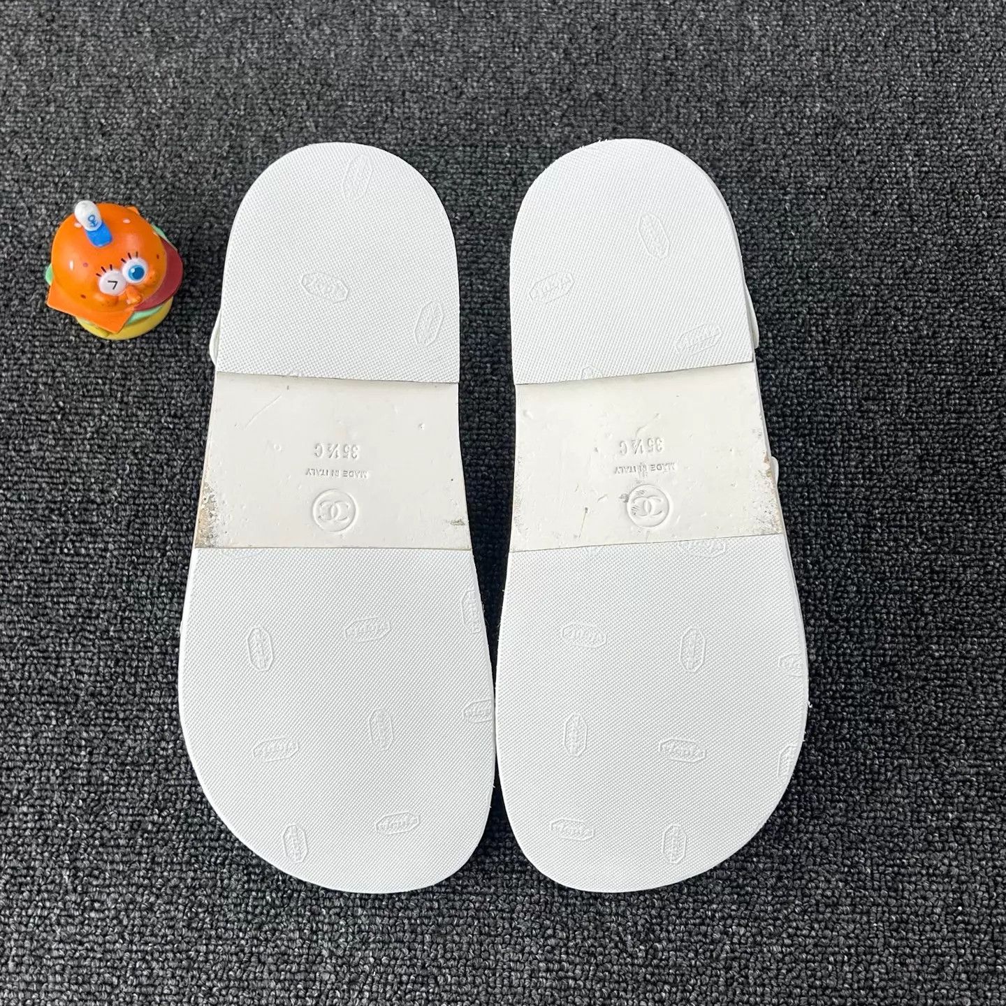 Chanel Chanel White CC Velcro Sandal 35.5 Size US 5 / IT 35 - 6 Thumbnail