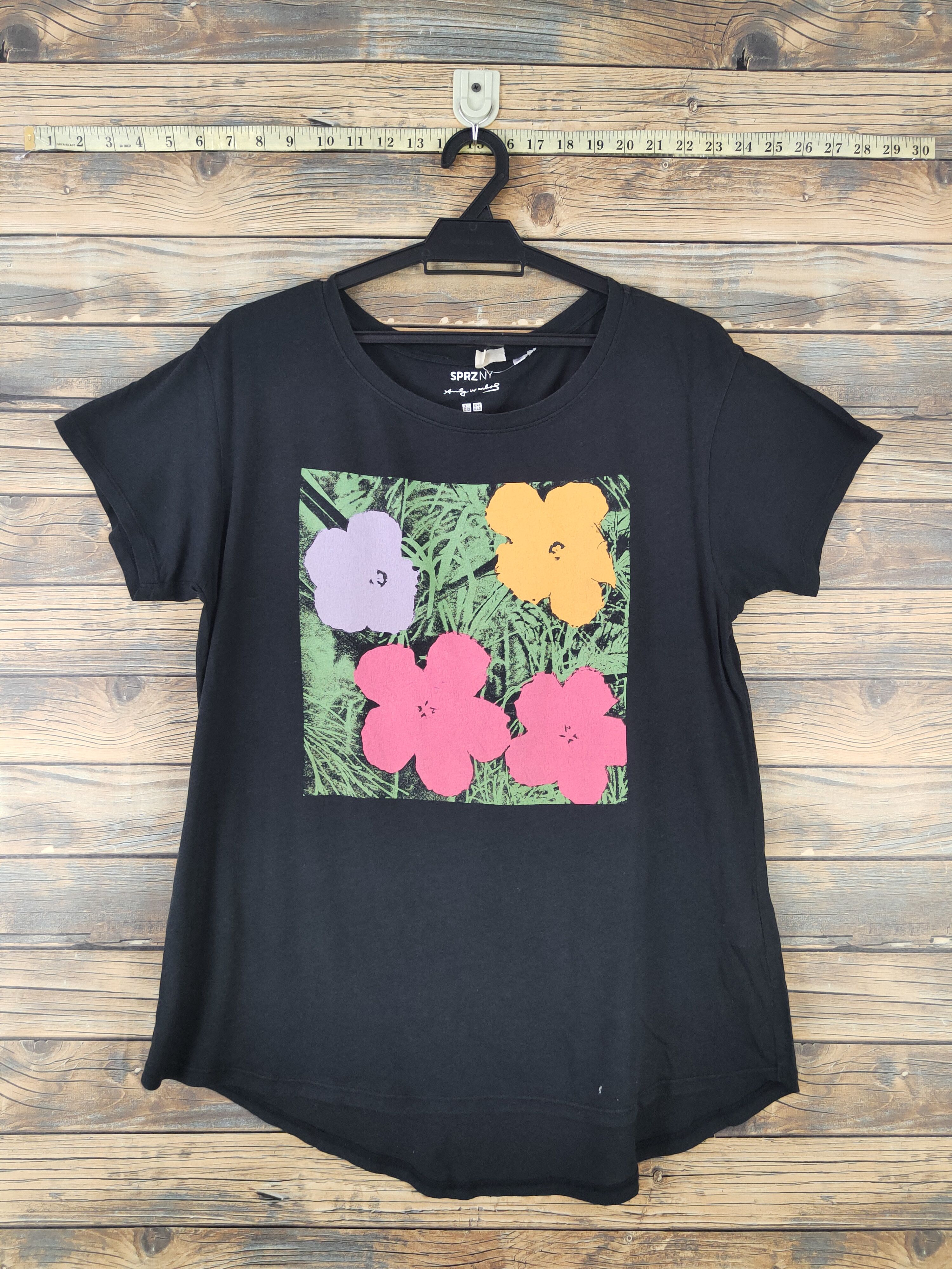 Japanese Brand DL Uniqlo Black Short Sleeve T-shirt #616 Size M / US 6-8 / IT 42-44 - 1 Thumbnail