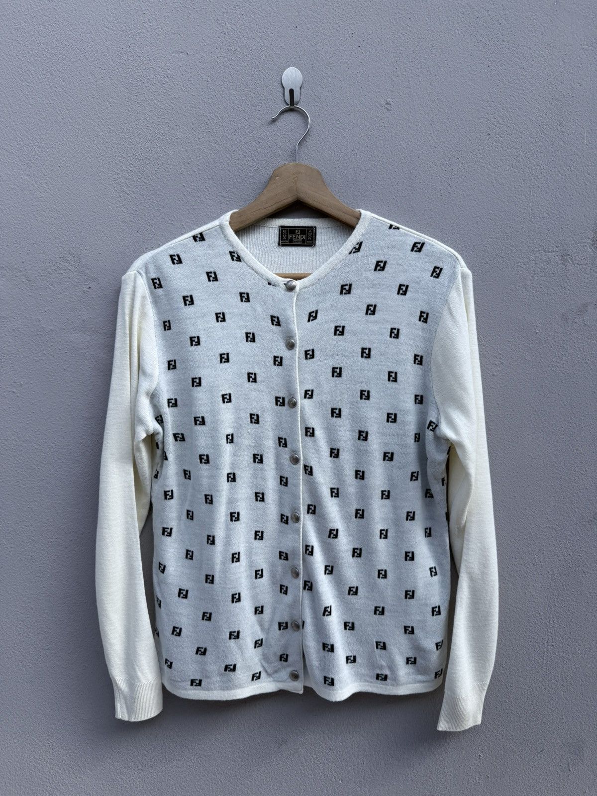 Fendi Vintage FENDI "mare" Monogram Zucca FF Women Cardigan Size M / US 6-8 / IT 42-44 - 1 Thumbnail