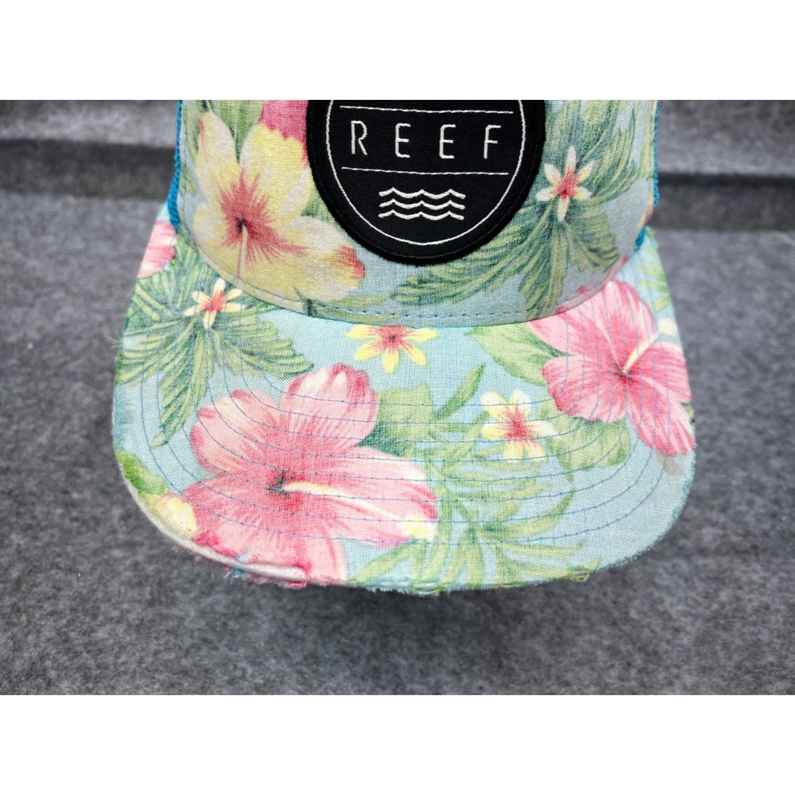 Vintage Womens Trucker Hat Adult One Size Blue Pink Floral Palm Beach Yupoong Polyester Cap Size ONE SIZE - 3 Thumbnail