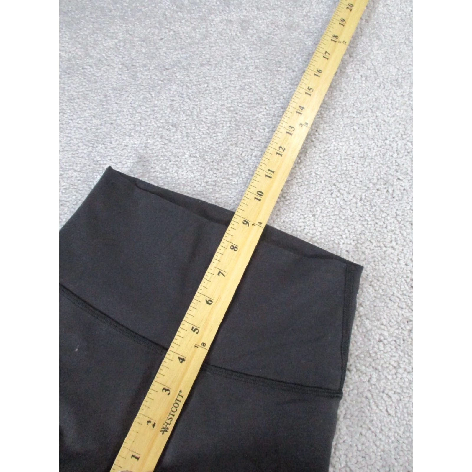 Lululemon VINTAGE Lululemon Women's Cropped Leggings Activewear 2 Black Athleisure Gym Running Yoga Size 26" / US 2 / IT 38 - 7 Thumbnail