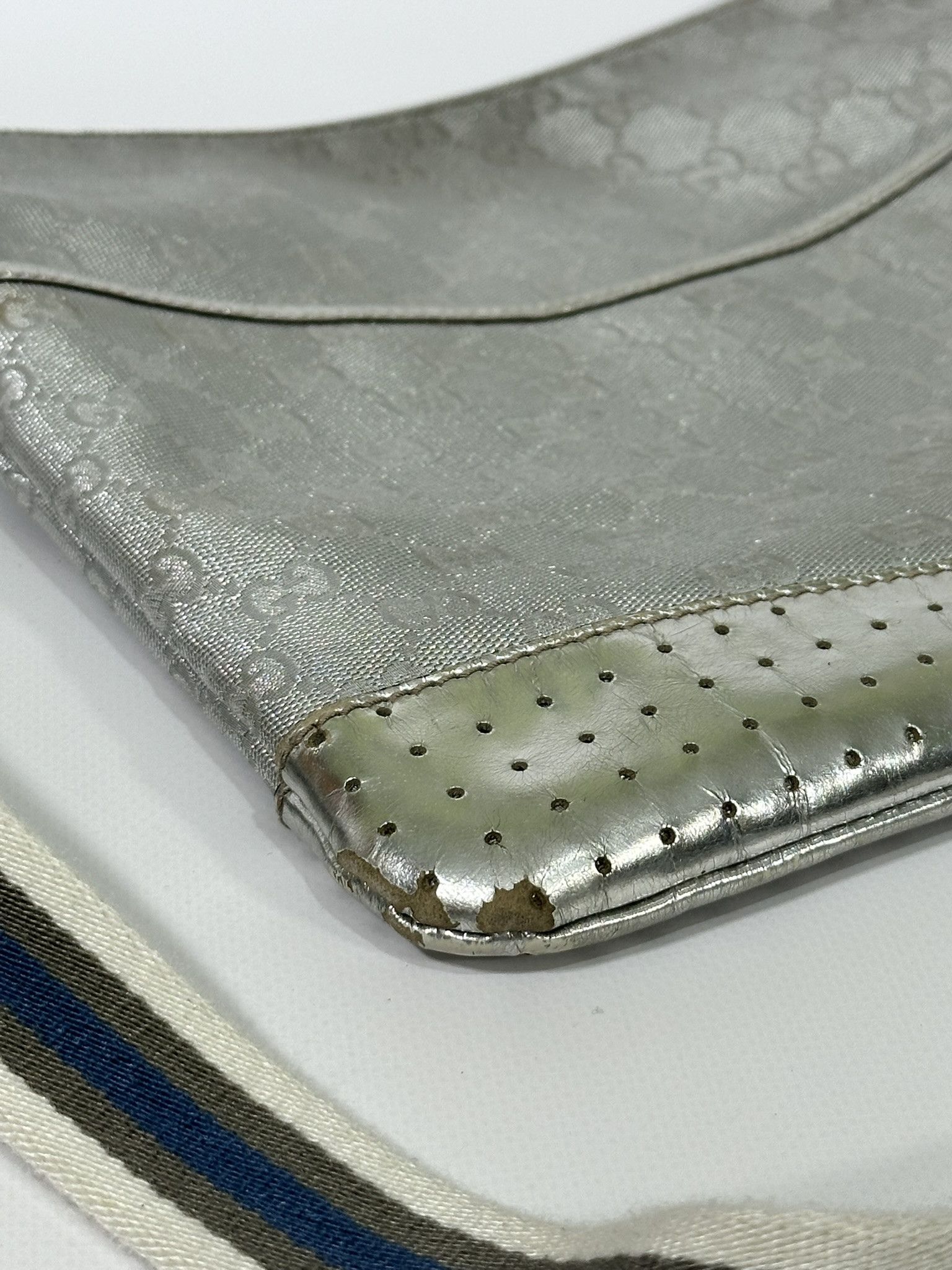 Gucci Gucci Messenger Bag GG Monogram Shiny Silver Leather Canvas Size ONE SIZE - 2 Thumbnail