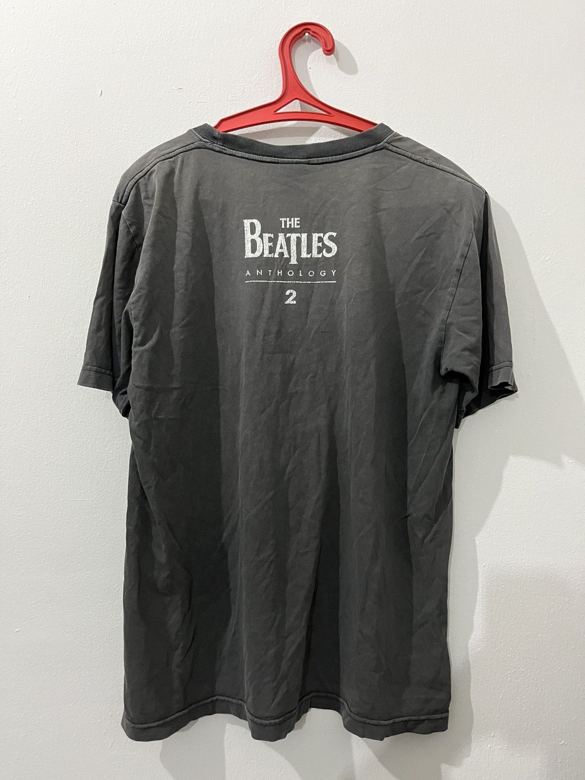 Rap Tees 💥Perfectly Sunfaded Vtg The Beatles Anthology 2 Bootleg Tee Size US M / EU 48-50 / 2 - 6 Thumbnail