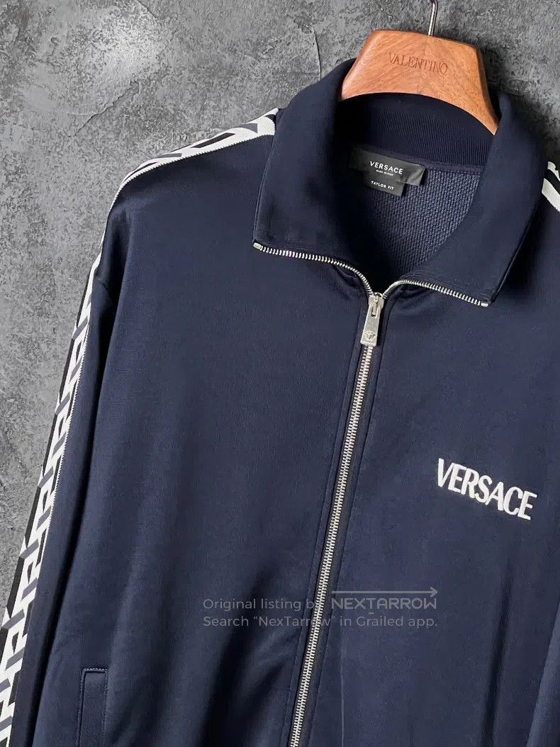 Versace Versace Letter embroidered cardigan sweatshirt Size US M / EU 48-50 / 2 - 5 Thumbnail