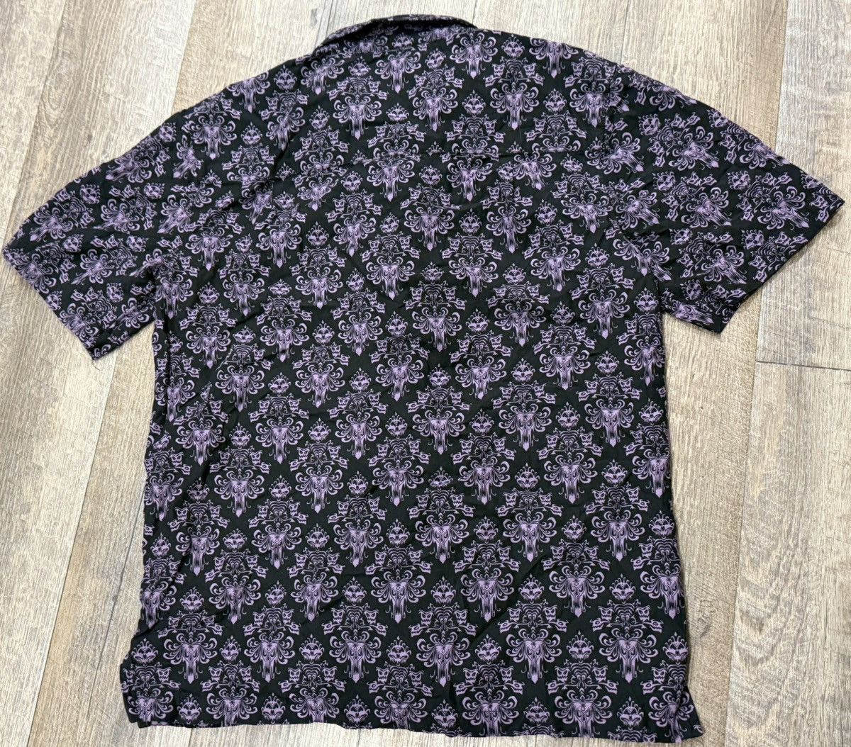 Disney Disney Haunted Mansion Purple Wallpaper Button Mens Shirt Size US S / EU 44-46 / 1 - 3 Thumbnail