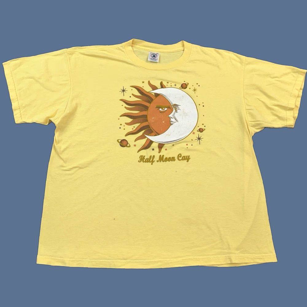 Delta VINTAGE Delta Pro Weight Shirt Mens XL Yellow Half Moon Cay Sun Moon Graphic Tee Size US XL / EU 56 / 4 - 1 Thumbnail