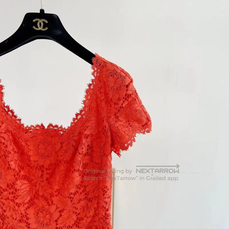 Valentino Valentino Red Lace Sleeveless Dress for Women . Size M / US 6-8 / IT 42-44 - 3 Thumbnail