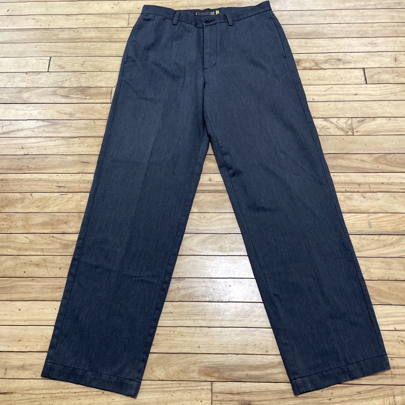 Old Navy VINTAGE NAVY Regular Fit Super Khakis Pants Men 33x34 Gray Slate Flat Front Chinos Work Casual 2006 Mens Size US 33 - 4 Thumbnail