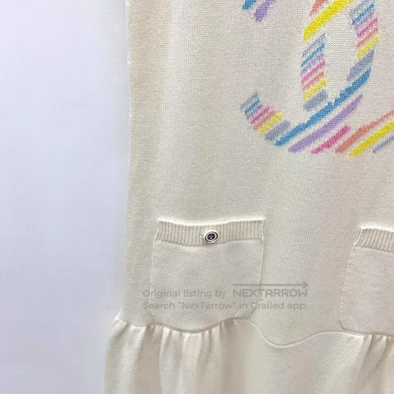 Chanel Chanel Beige striped logo printed cashmere round-neck slee Size M / US 6-8 / IT 42-44 - 4 Thumbnail