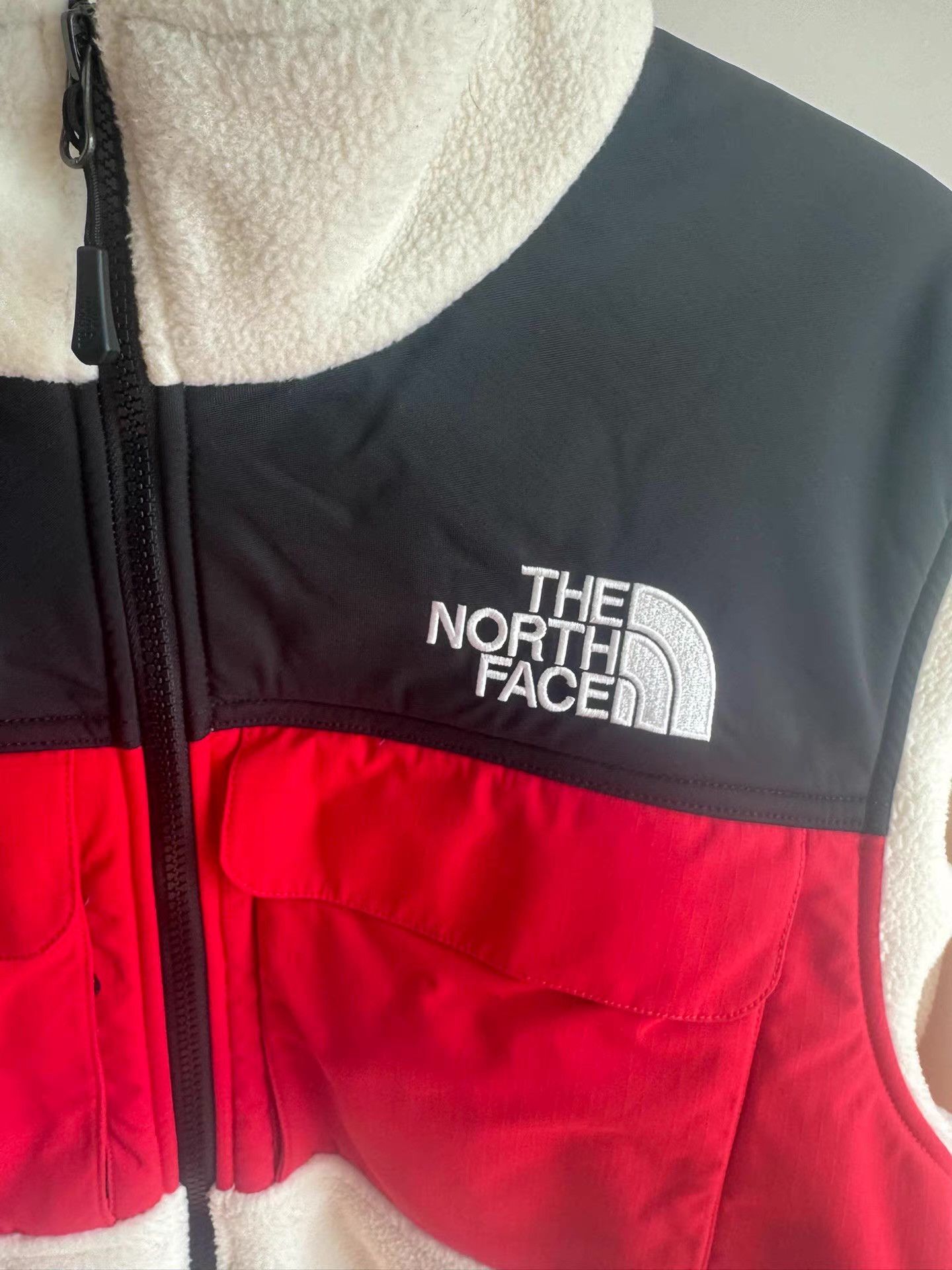 Supreme Supreme x The North Face red and white fleece jacket Q17 Size US M / EU 48-50 / 2 - 5 Thumbnail