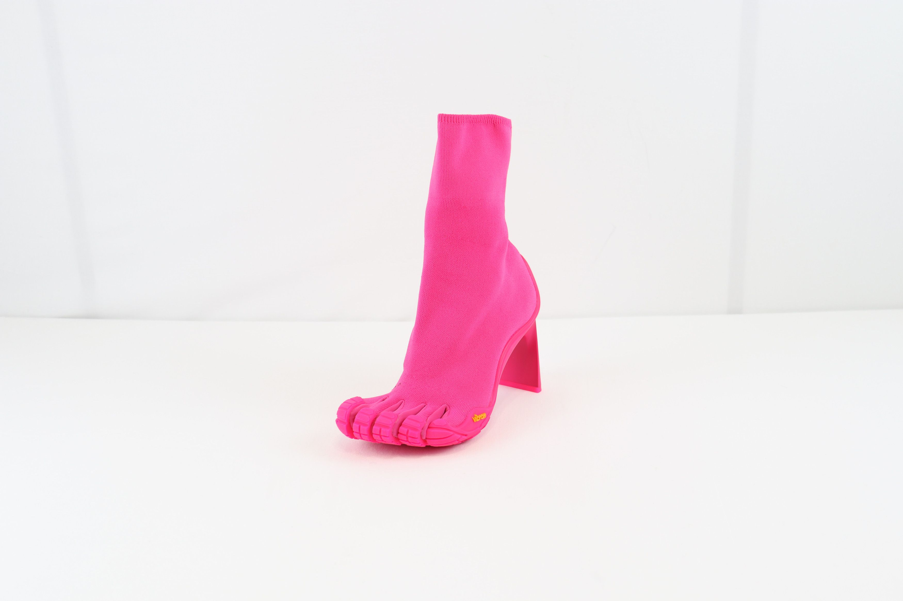Balenciaga o1rshd1 Monocolor Knit Heeled Toe Boots in Fluo Pink Size US 7 / IT 37 - 3 Thumbnail