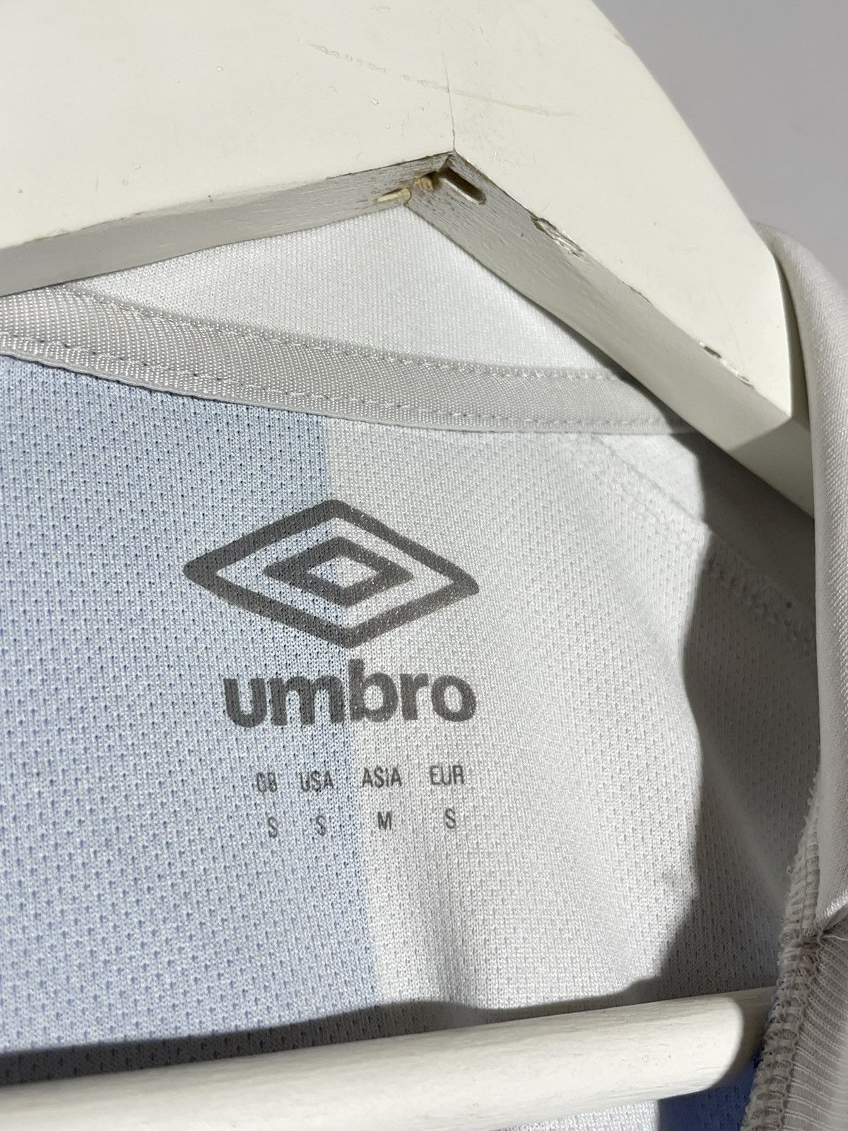 Umbro Blackburn Rovers 2020/21 Umbro Y2k Streetwear Football Shirt Size US S / EU 44-46 / 1 - 13 Thumbnail