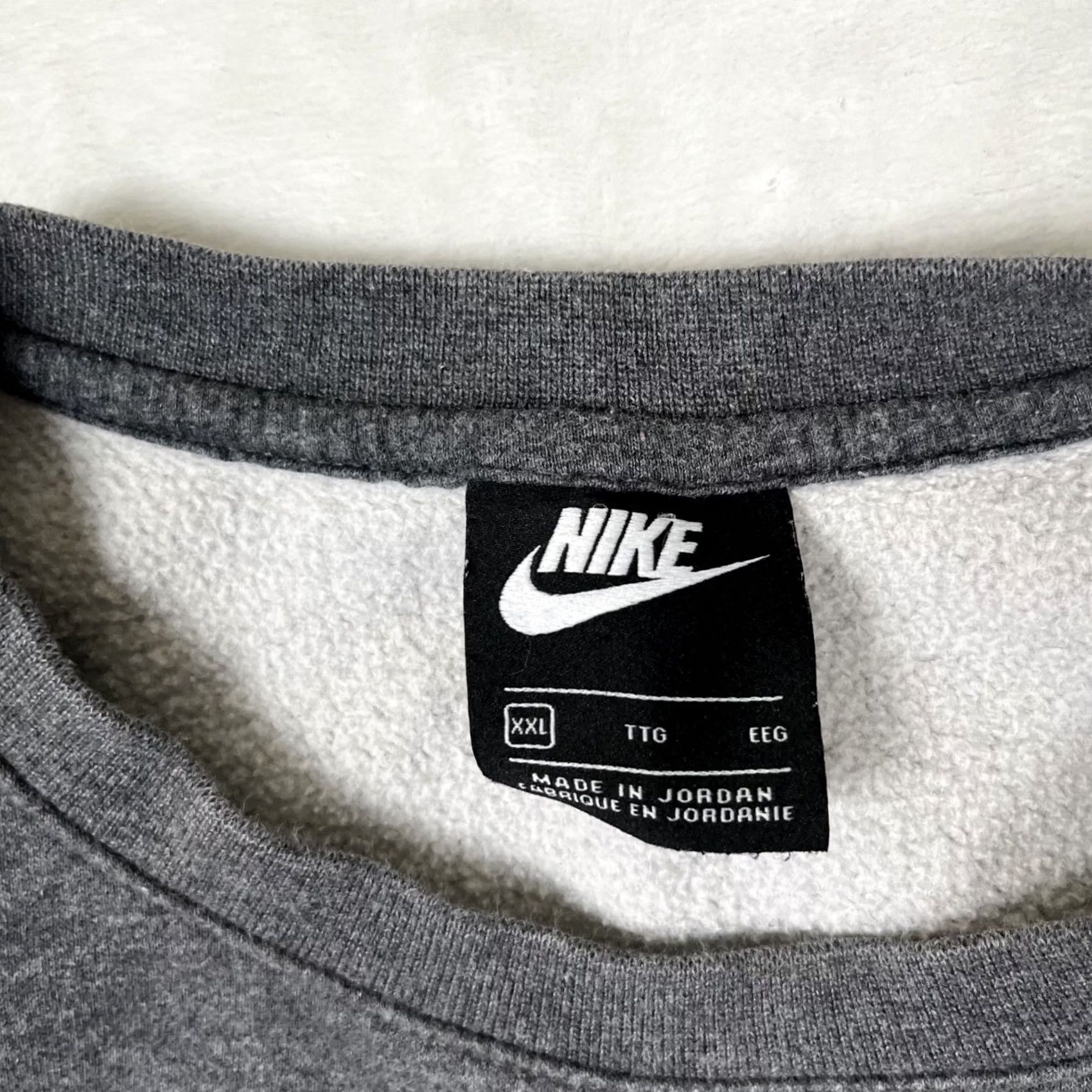 Nike VINTAGE Nike Sweatshirt Crewneck Size 2XL Gray Embroidered Swoosh Y2K Men Size US XXL / EU 58 / 5 - 3 Thumbnail