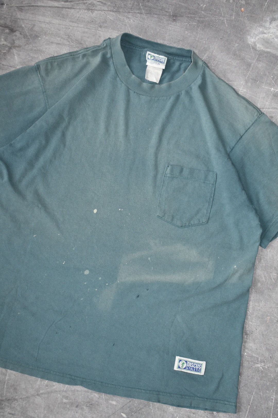 Vintage Distressed Vintage 90s Discus Athletic T-Shirt (XL) Size US XL / EU 56 / 4 - 2 Thumbnail