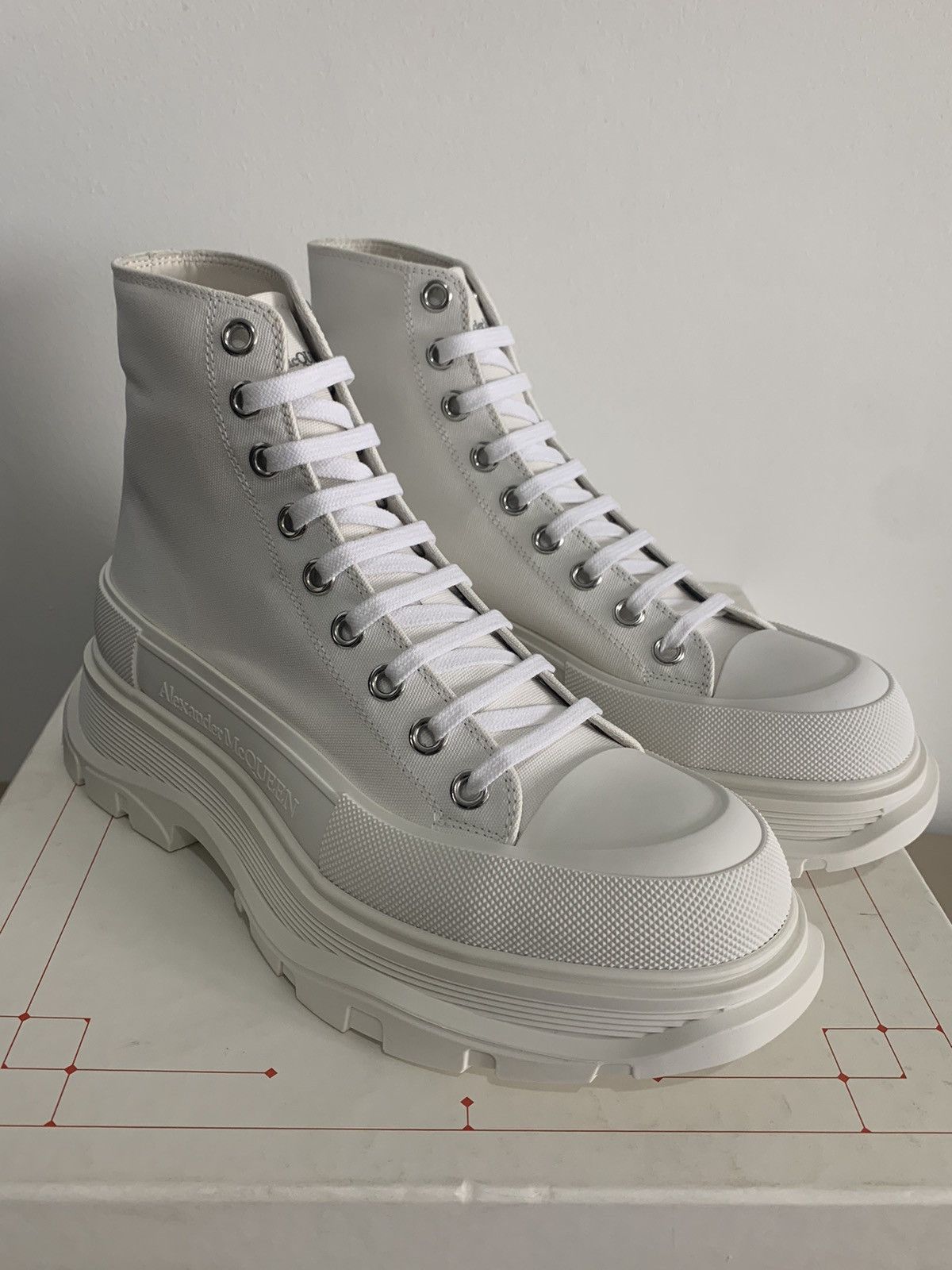 Alexander McQueen BNWB Alexander McQueen sneakers Size US 7 / EU 40 - 1 Thumbnail