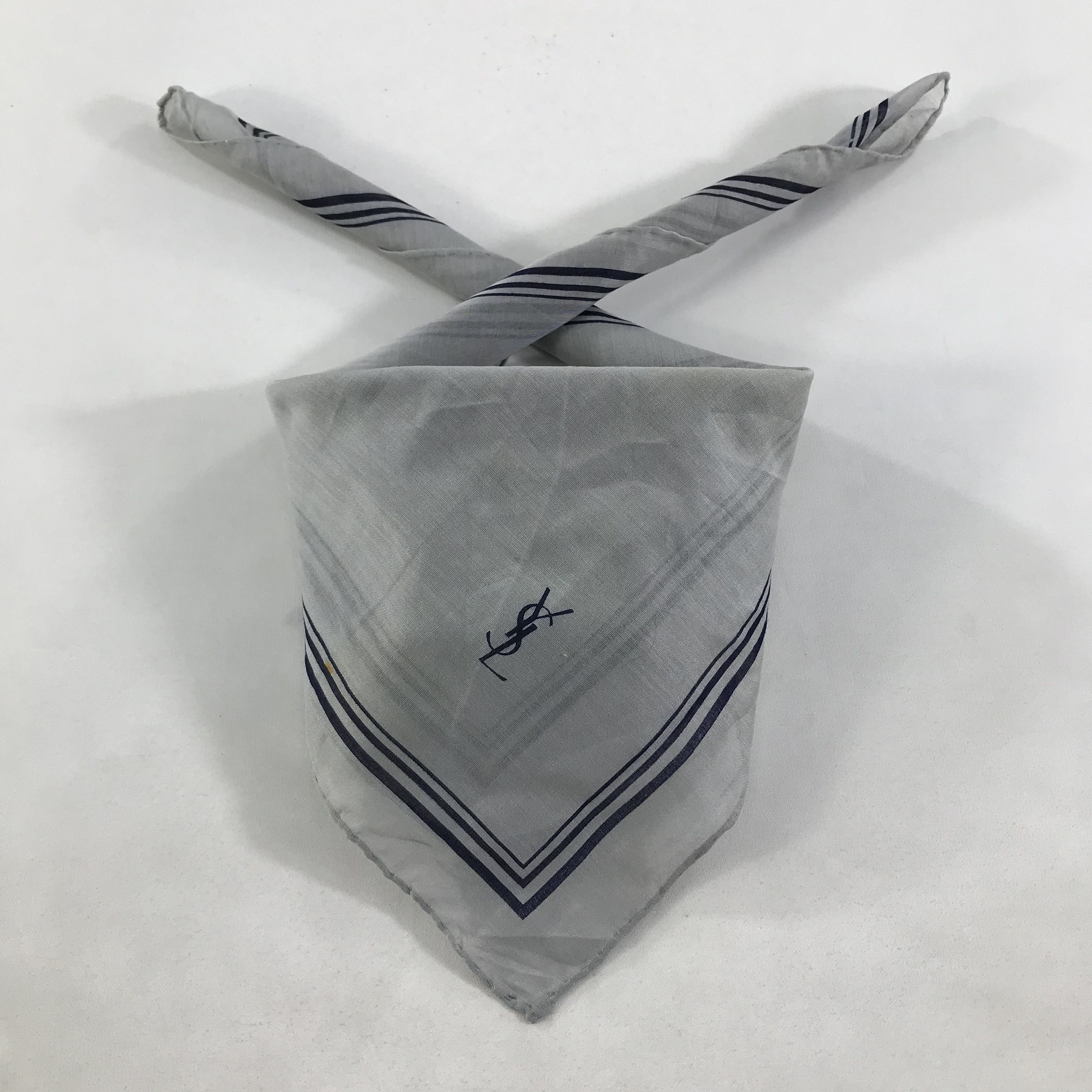 Vintage Yves Saint Laurent Bandana /Handkerchief/Neckerchief - S1749 Size ONE SIZE - 3 Thumbnail
