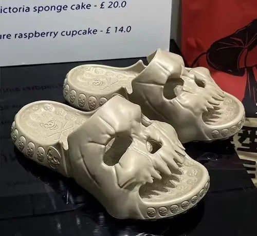 Designer × Japanese Brand Skull slippers Size US 9.5 / EU 42-43 - 2 Thumbnail