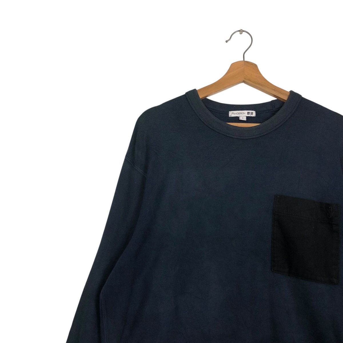 Japanese Brand 📌Vintage Sweatshirt J.W.Anderson X Uniqlo Japan Size US L / EU 52-54 / 3 - 8 Thumbnail