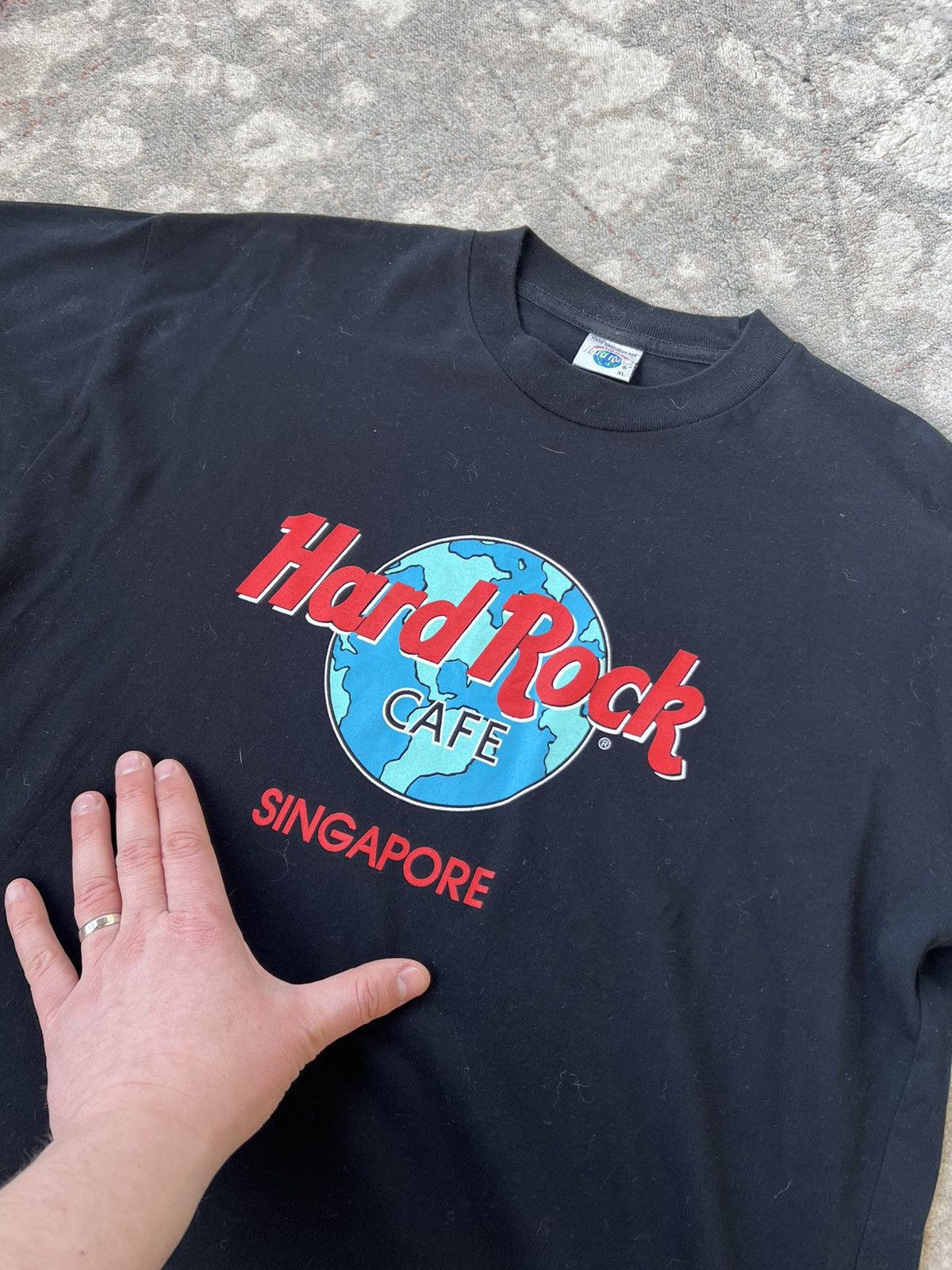 Hard Rock Cafe Hard Rock Cafe Singapore Vintage Tee Size US XL / EU 56 / 4 - 2 Thumbnail