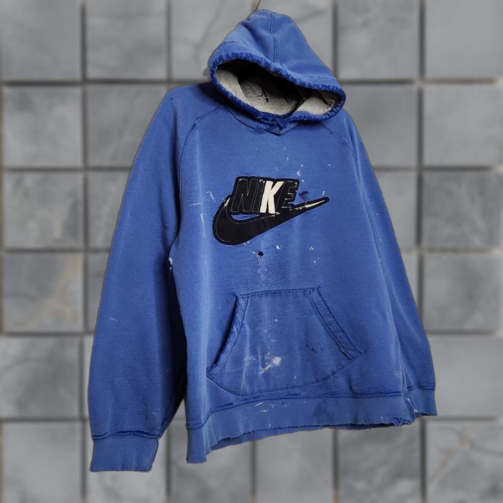 Nike VINTAGE Nike Sweatshirt Shirt Unisex Adults One Size Blue Distressed Grunge Swoosh Thrash Pullover Size US M / EU 48-50 / 2 - 1 Thumbnail