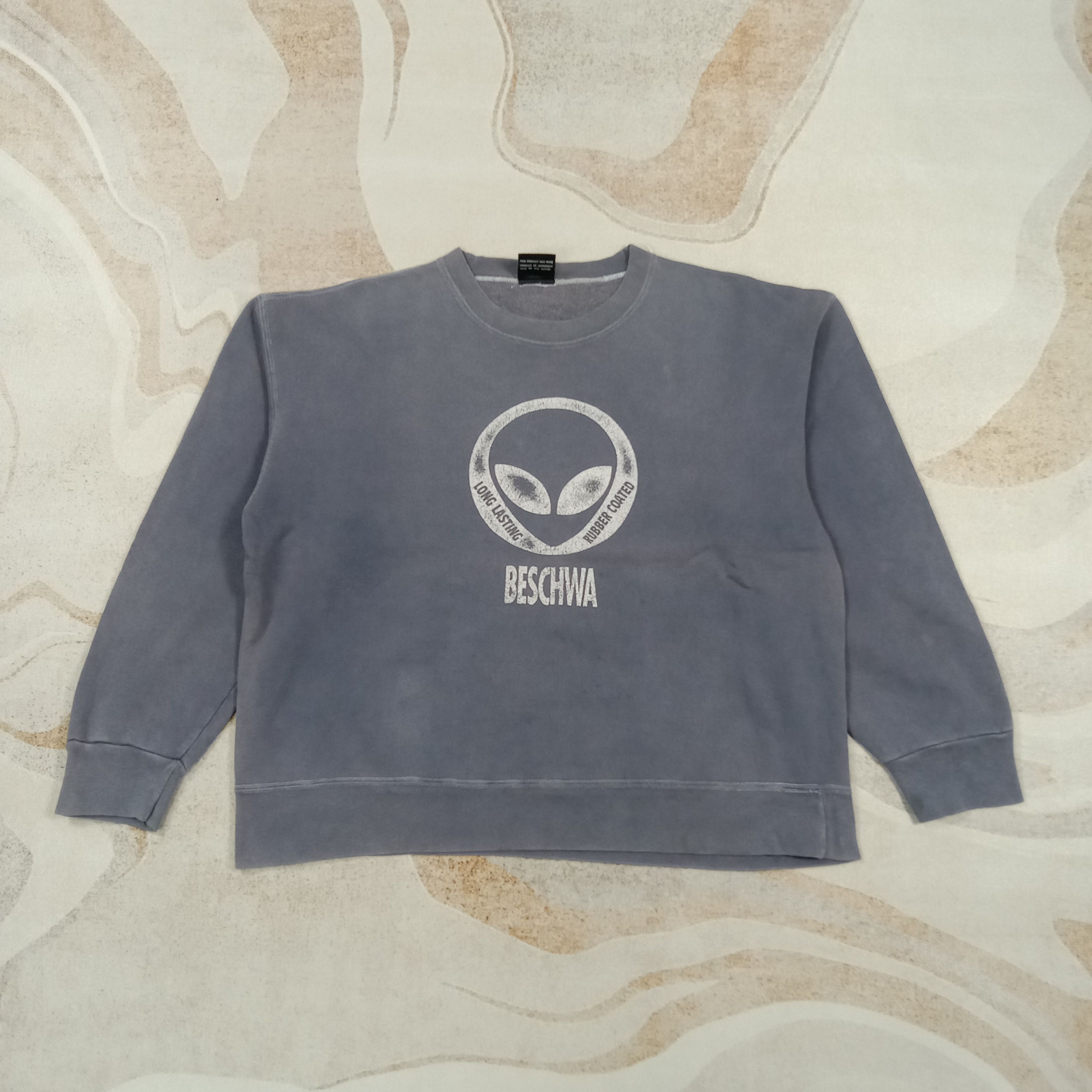 Vintage 90's Beschwa Alien Streetwear Sweatshirt C288N19 Size US L / EU 52-54 / 3 - 1 Thumbnail