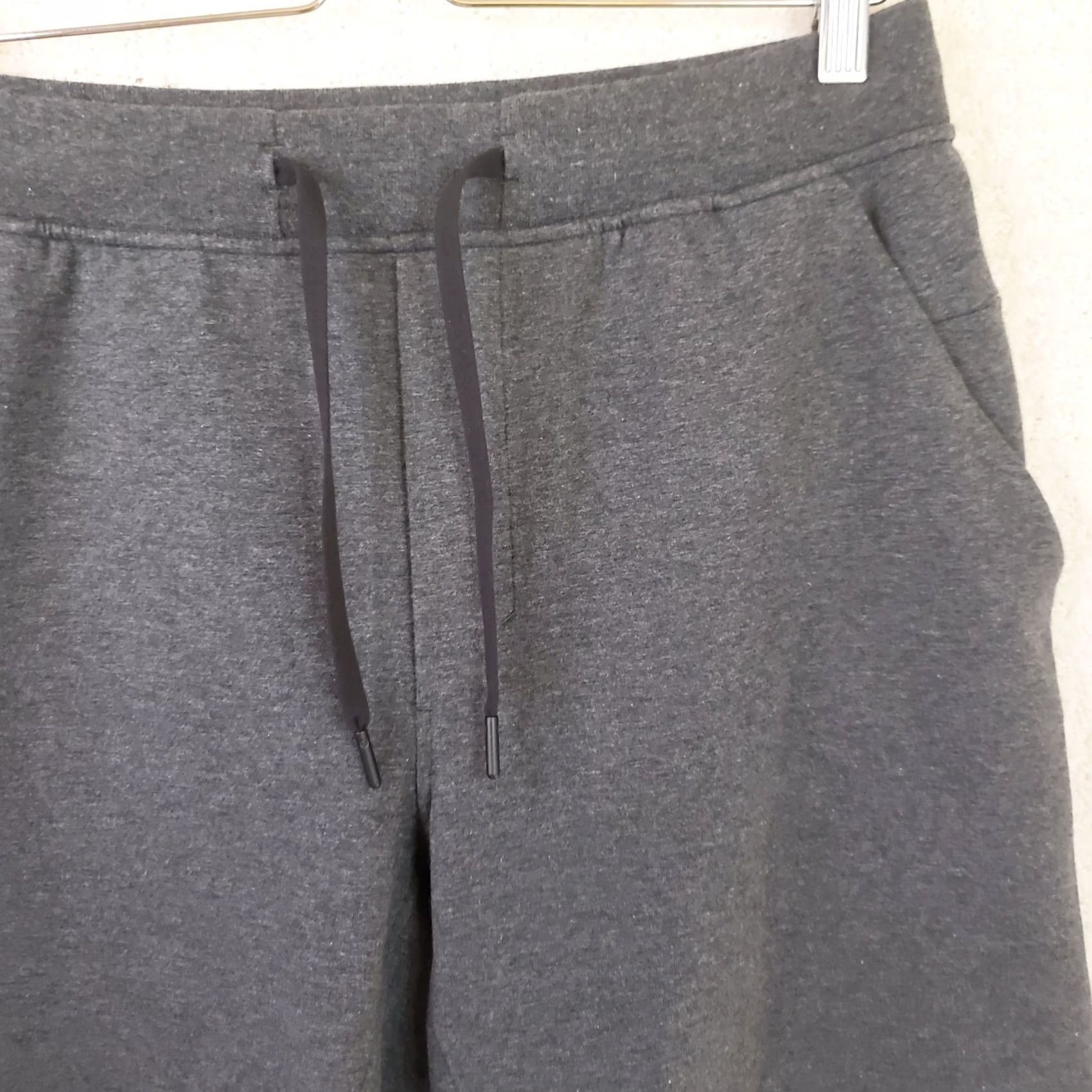 Lululemon Lululemon City Sweat Shorts Mens L Gray 9" Inseam Jersey Pocket Stitch Drawstring Athletic Casual Outdoor Athletic Mens Size US 33 - 3 Thumbnail