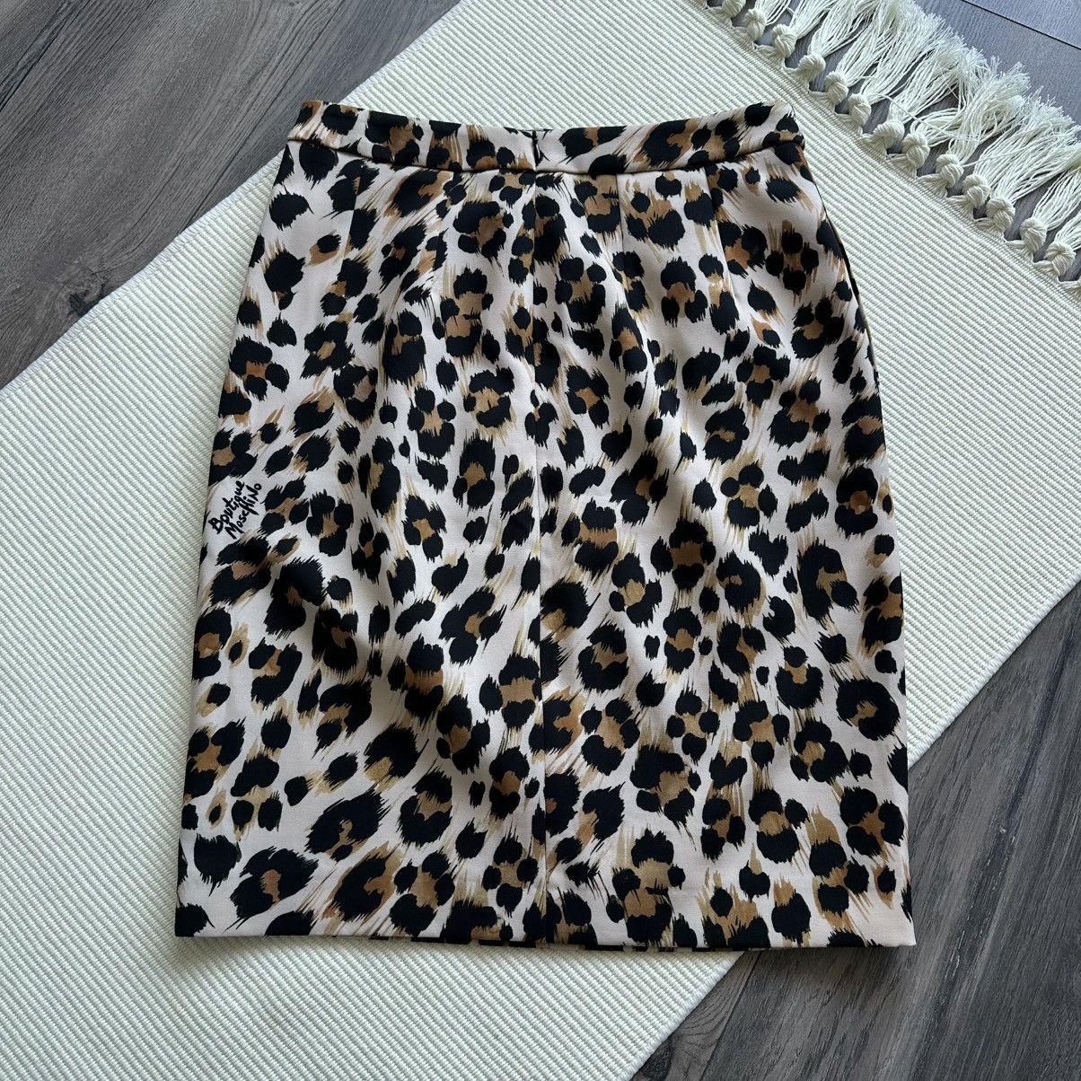 Boutique Moschino Boutique Moschino Leopard Printed Pencil Skirt Size 28" / US 6 / IT 42 - 3 Thumbnail