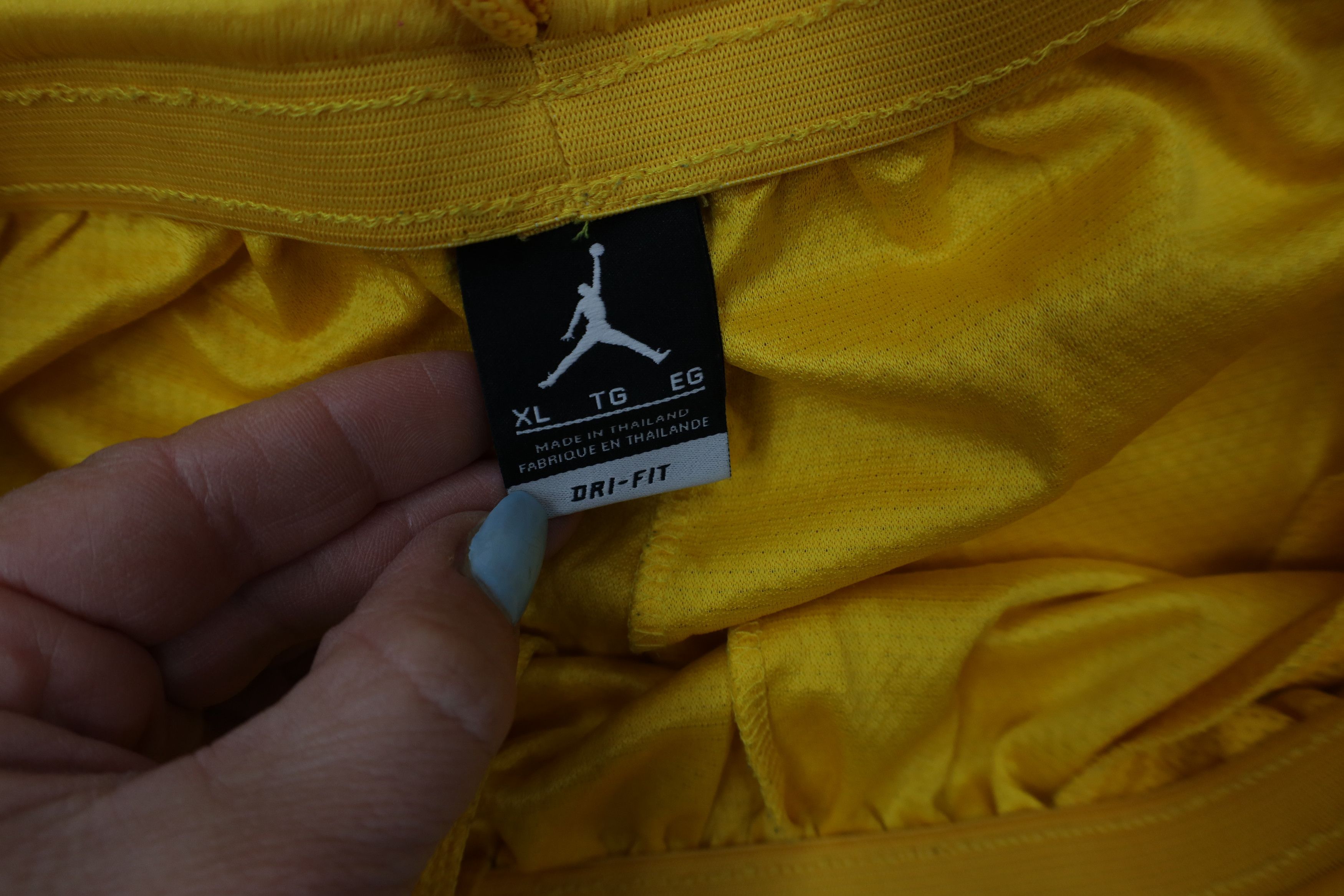 Nike Nike Air Jordan University of Michigan Basketball Shorts Size US 36 / EU 52 - 9 Thumbnail