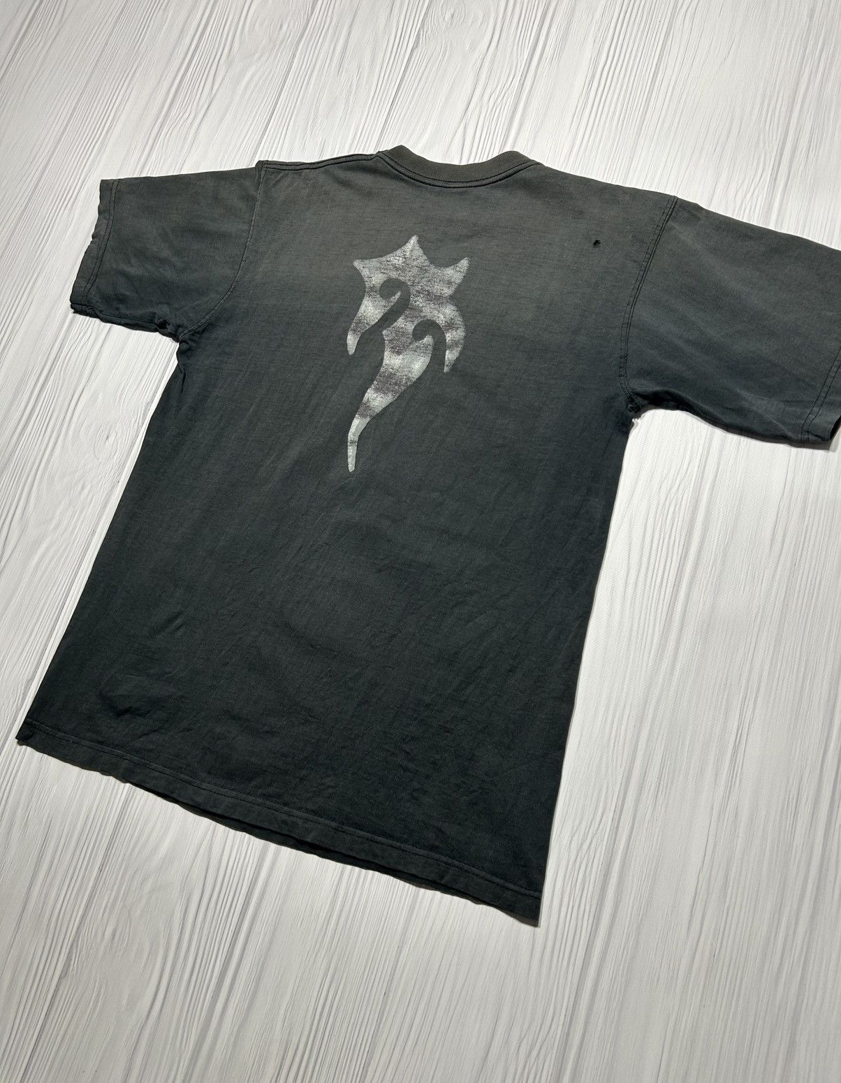 Vintage Vintage Y2K Never Land Tribal T-Shirt Size US S / EU 44-46 / 1 - 15 Thumbnail