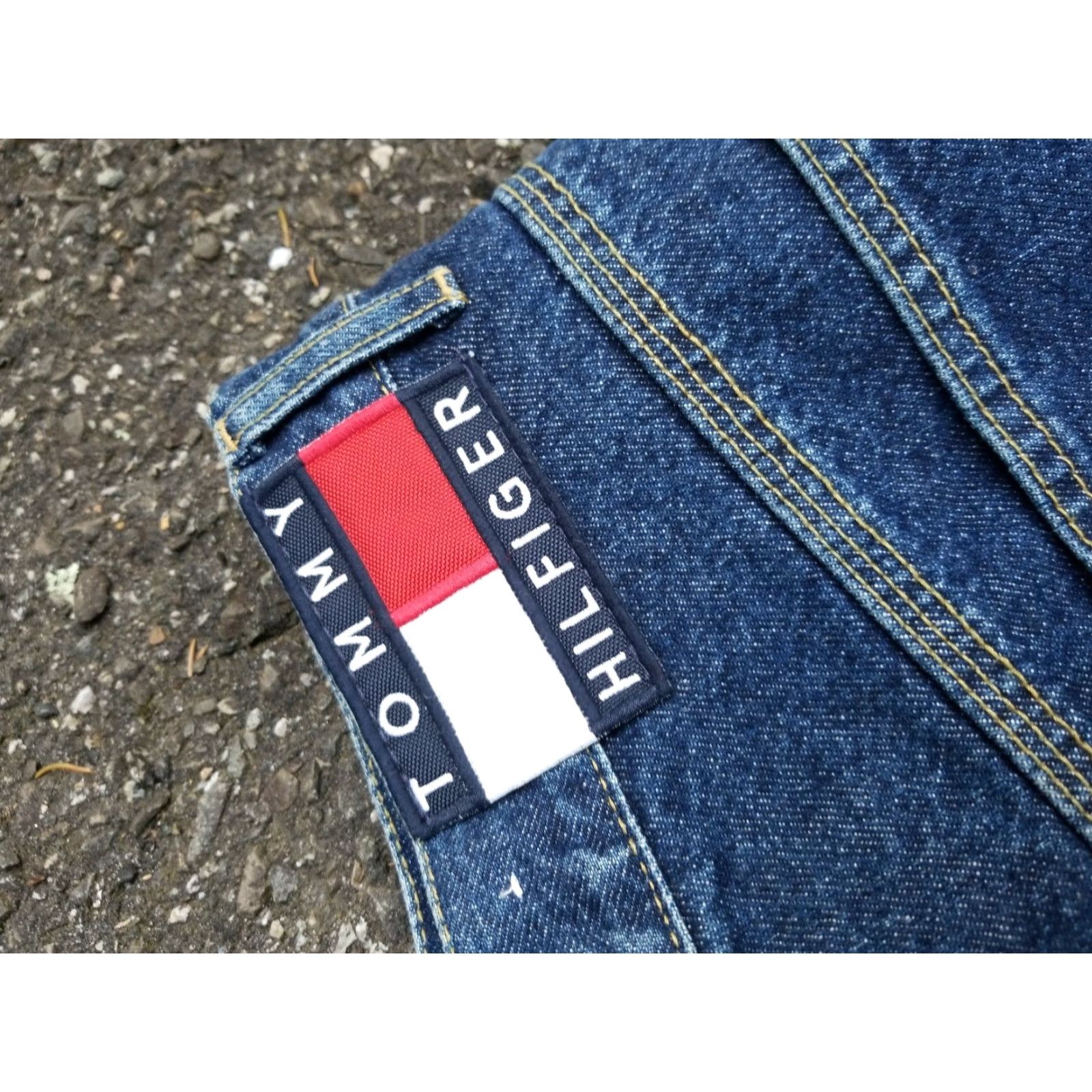 Tommy Hilfiger VINTAGE Tommy Hilfiger Patch Jeans 31x32 Blue 1990s Regular Mens/Unisex 31 Inseam 32 Tommy Jeans Spell Out Loop 31X32 Size US 31 - 7 Thumbnail