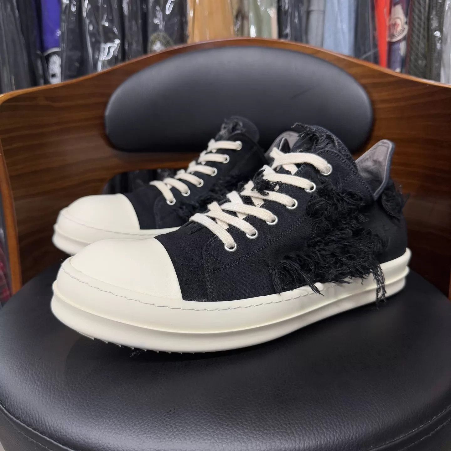 Rick Owens Rick Owens Ro Drkshdw Black Distressed 43 Like New Size US 10 / EU 43 - 1 Thumbnail