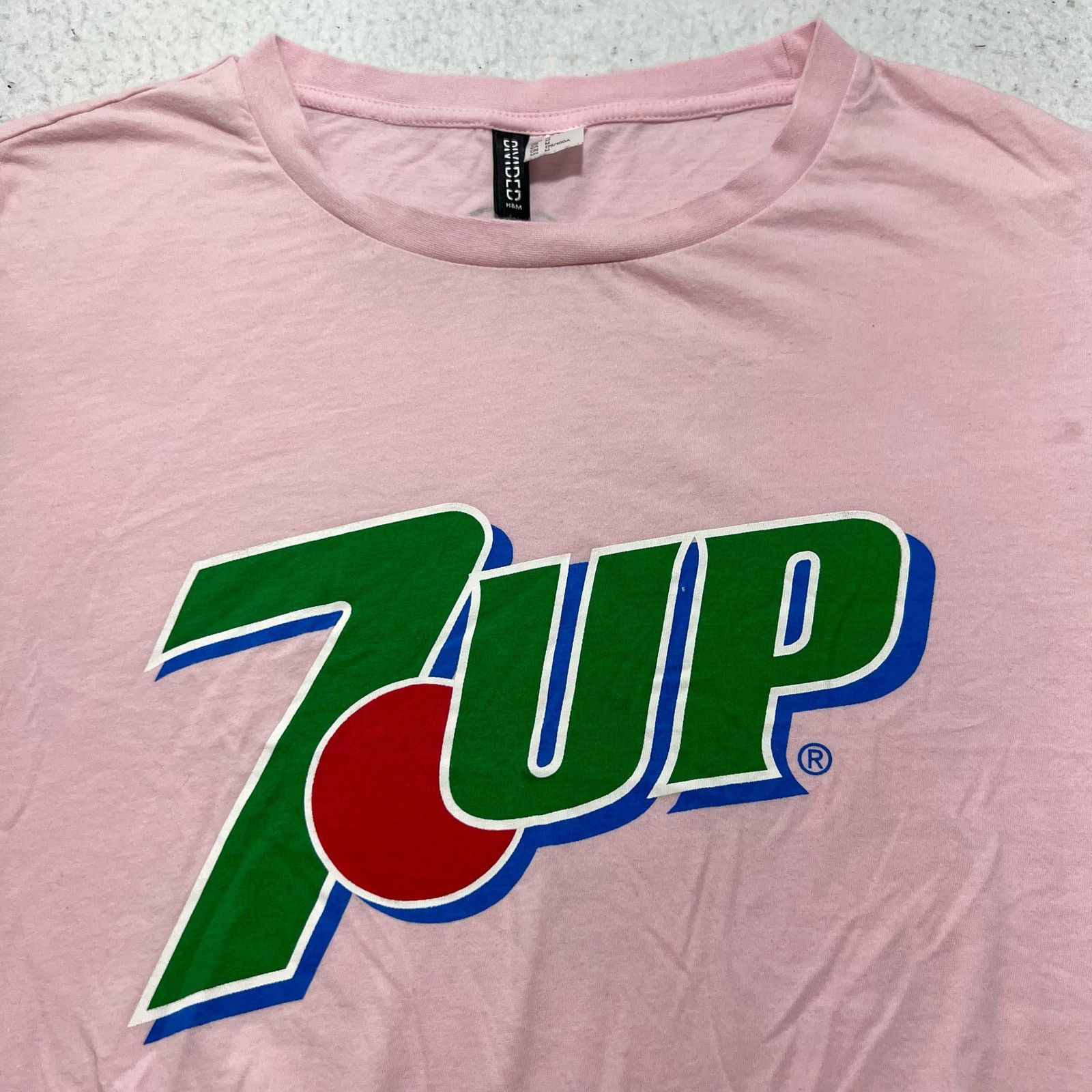 H&M H & M Divided 7 Up Crop Top Graphic T Shirt Soda Pop Pink Size M / US 6-8 / IT 42-44 - 2 Thumbnail