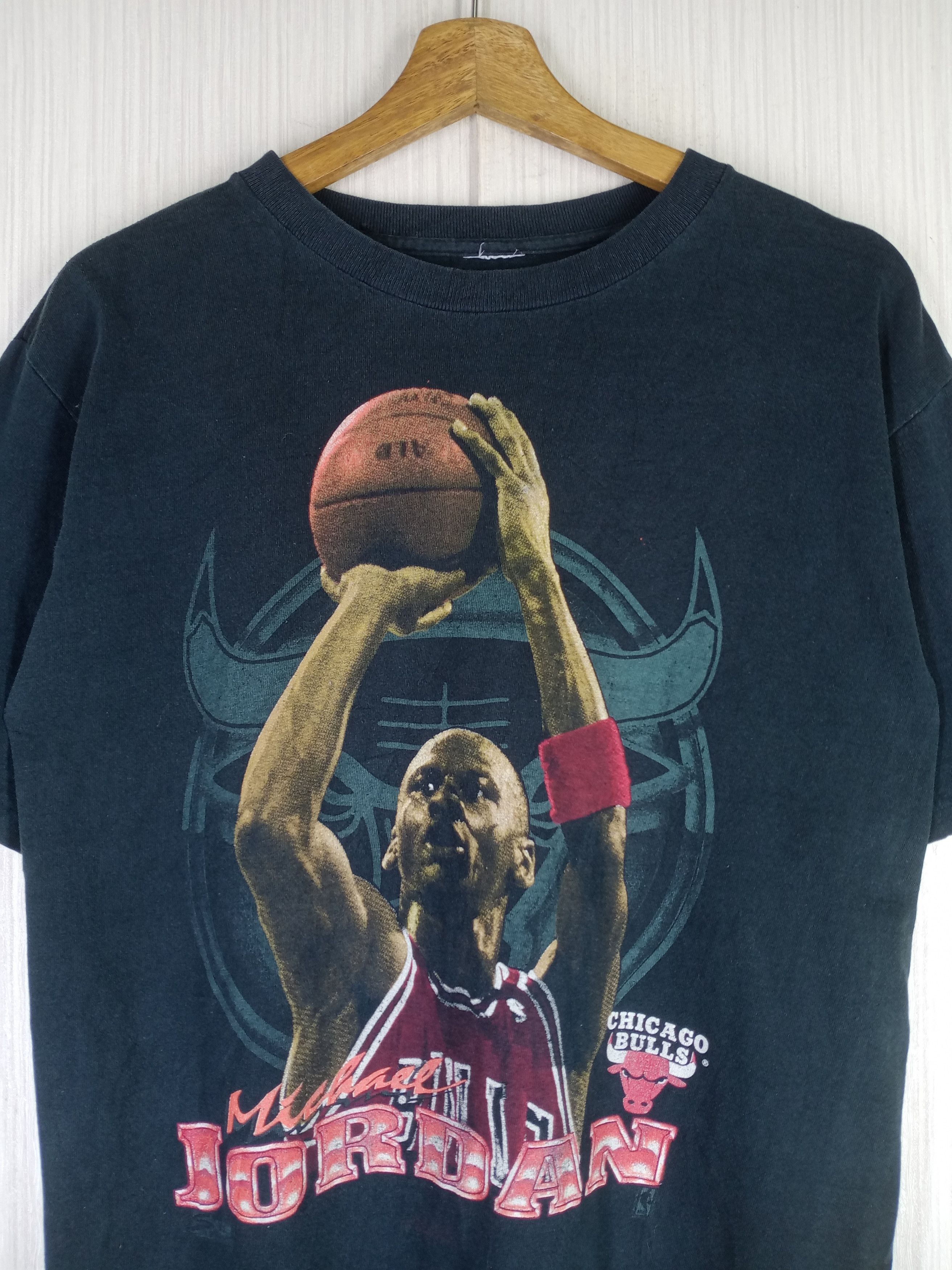 NBA Vintage 90s Michael Jordan Chicago Bulls Tshirt Size US M / EU 48-50 / 2 - 5 Thumbnail