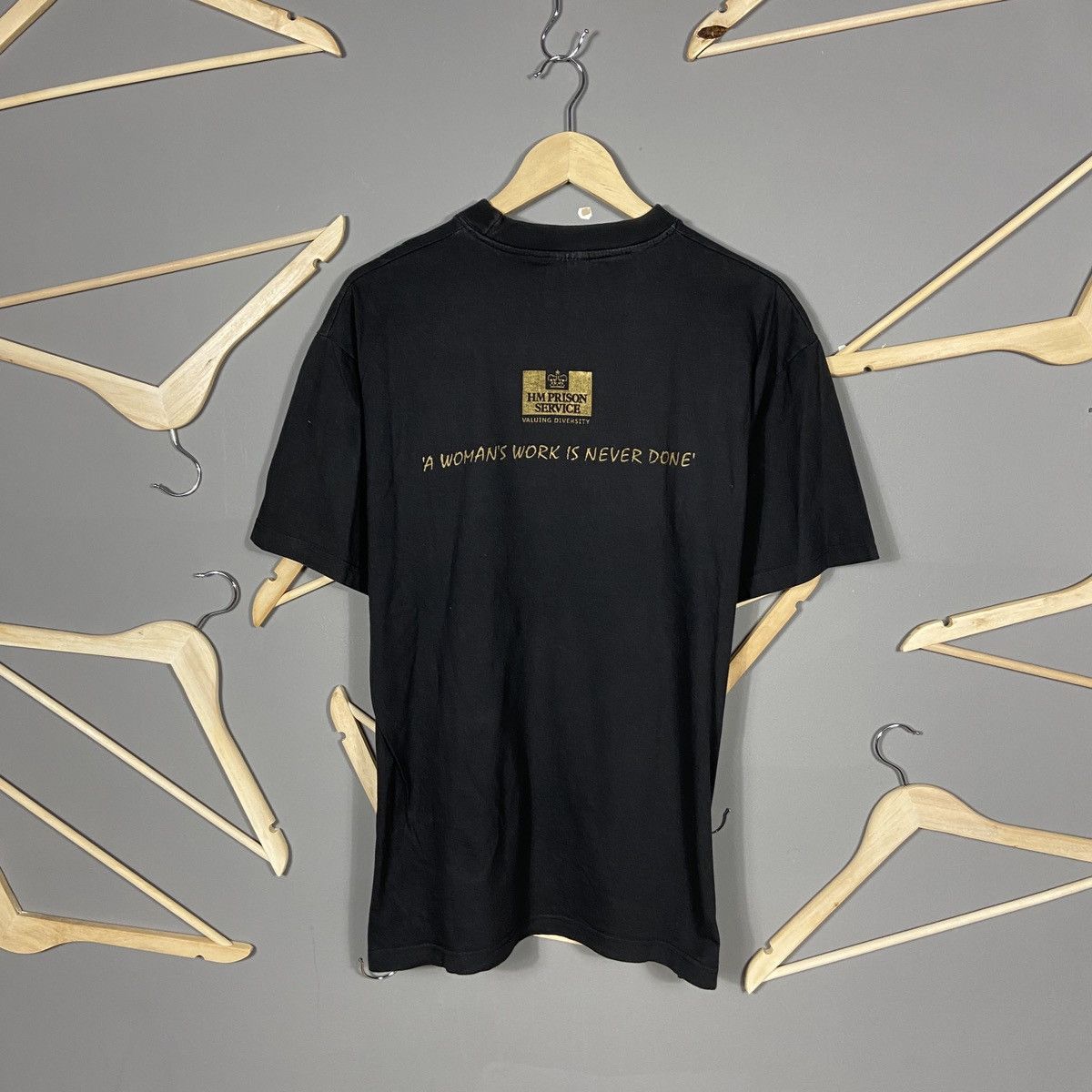 Band Tees × Vintage Vintage HM Prison Service Valuing diversity t-shirt Size US L / EU 52-54 / 3 - 2 Thumbnail