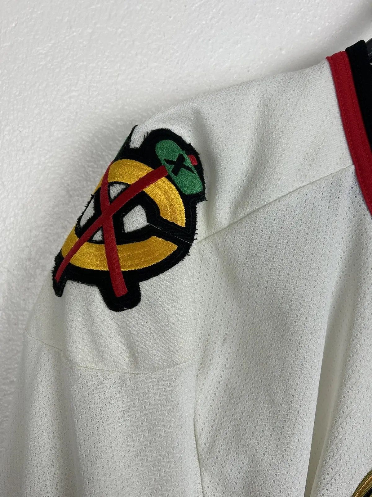 Ccm Vintage Chicago Blackhawks CCM Gerry Cosby Retro NHL Jersey Size US S / EU 44-46 / 1 - 3 Thumbnail