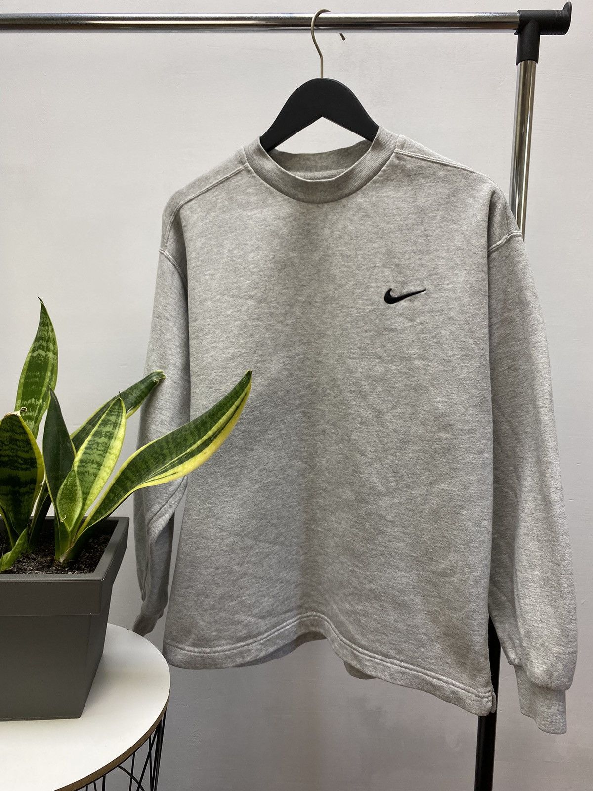 Nike × Vintage Vintage 90s Nike Swoosh Sweatshirt Classic Logo Men’s Grey M Size US M / EU 48-50 / 2 - 1 Thumbnail