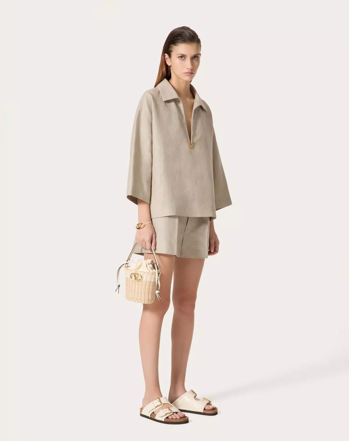 Valentino o1s1wg110525 Linen Canvas Bermuda Shorts in Beige Size 28" / US 6 / IT 42 - 2 Thumbnail