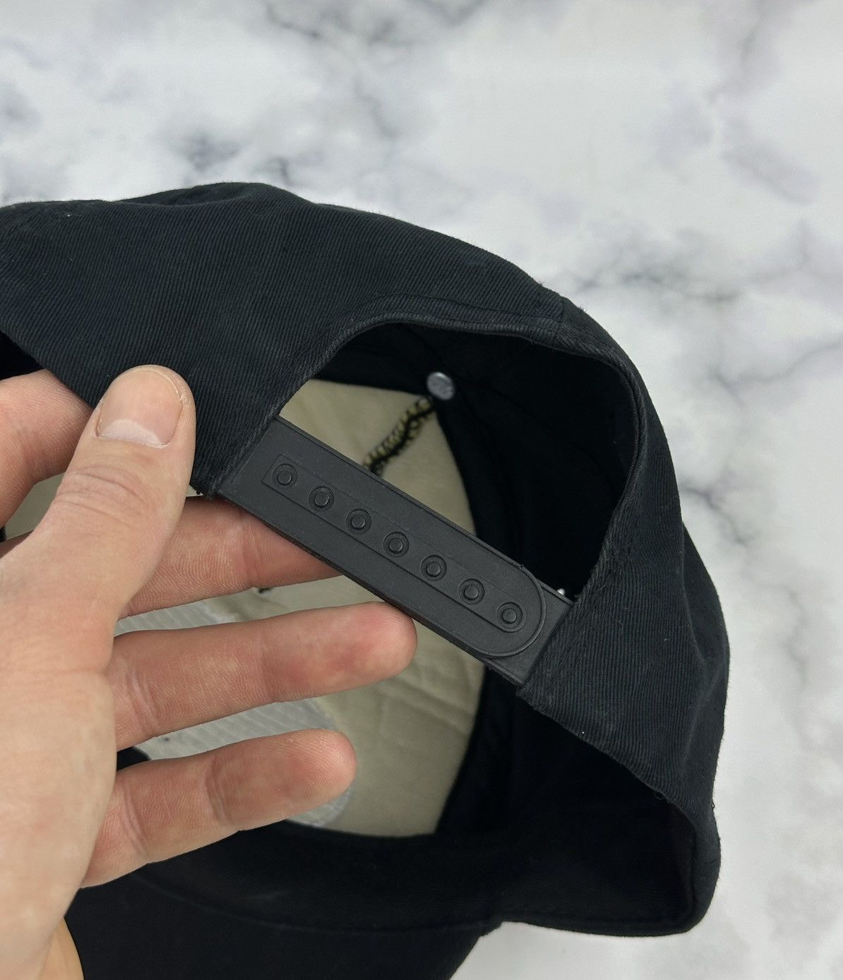 Obey Obey Adjustable Cap One Size Black with Red Logo Streetwear Size ONE SIZE - 6 Thumbnail