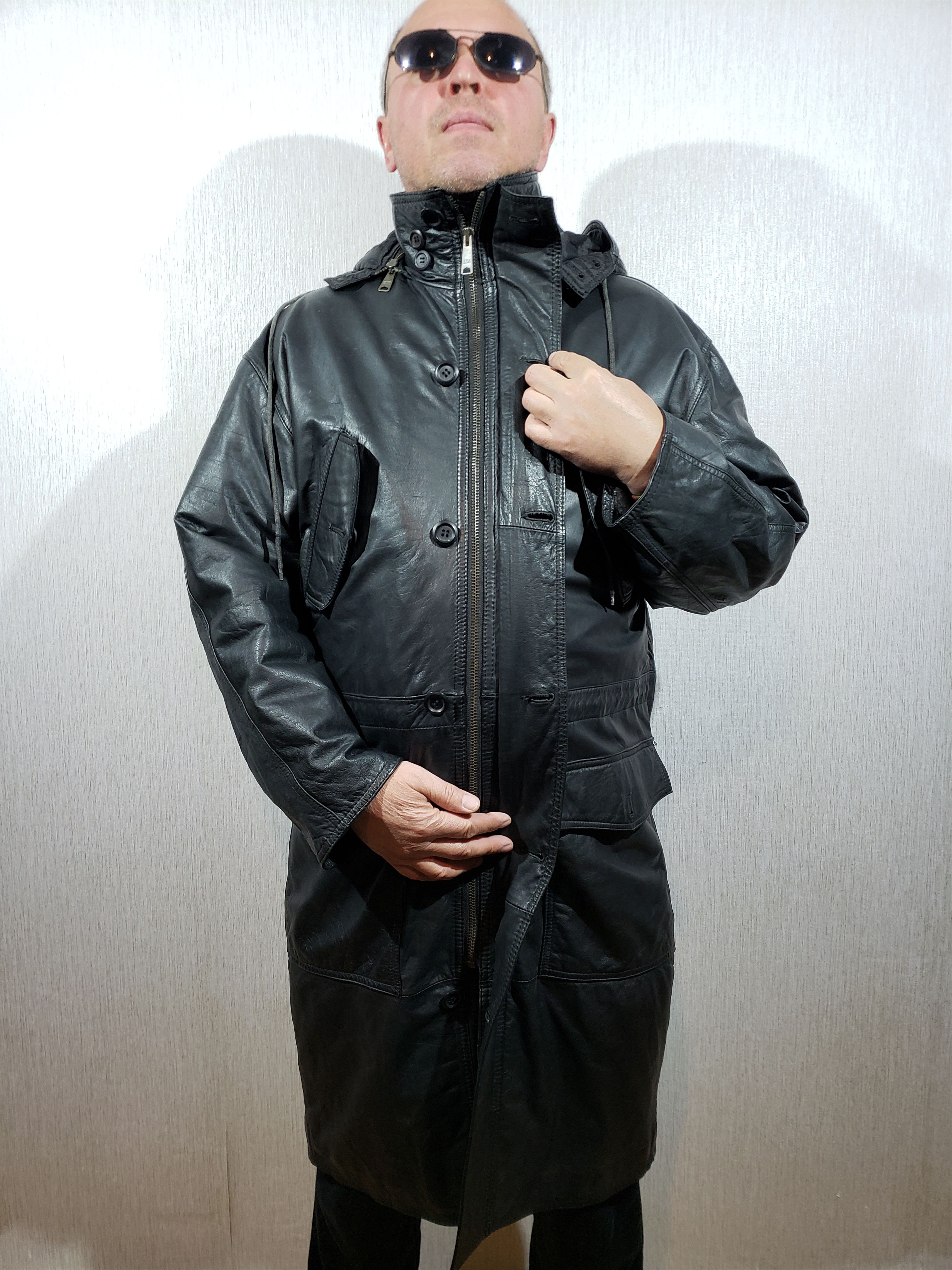 Uniqlo Black long men's coat with a hood. Size US L / EU 52-54 / 3 - 5 Thumbnail
