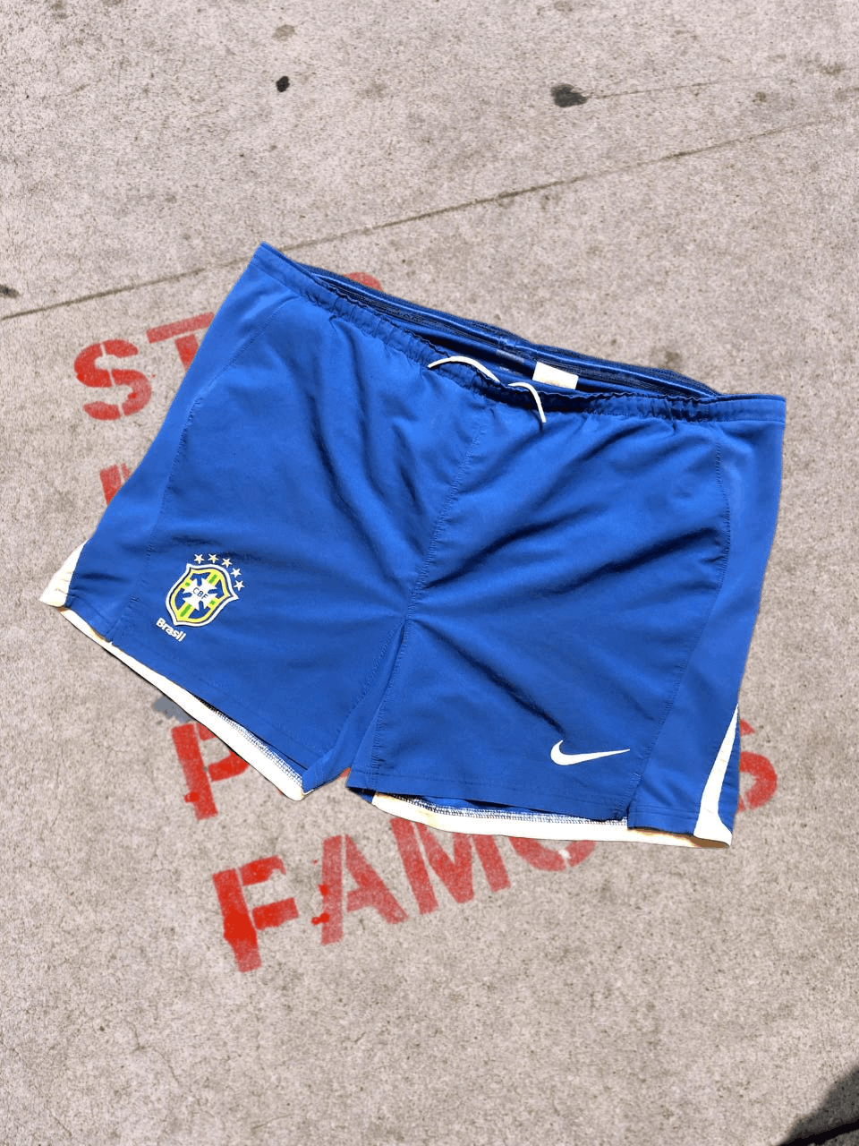 Nike Vintage Y2K Nike shorts swoosh streetwear Size US 34 / EU 50 - 1 Thumbnail