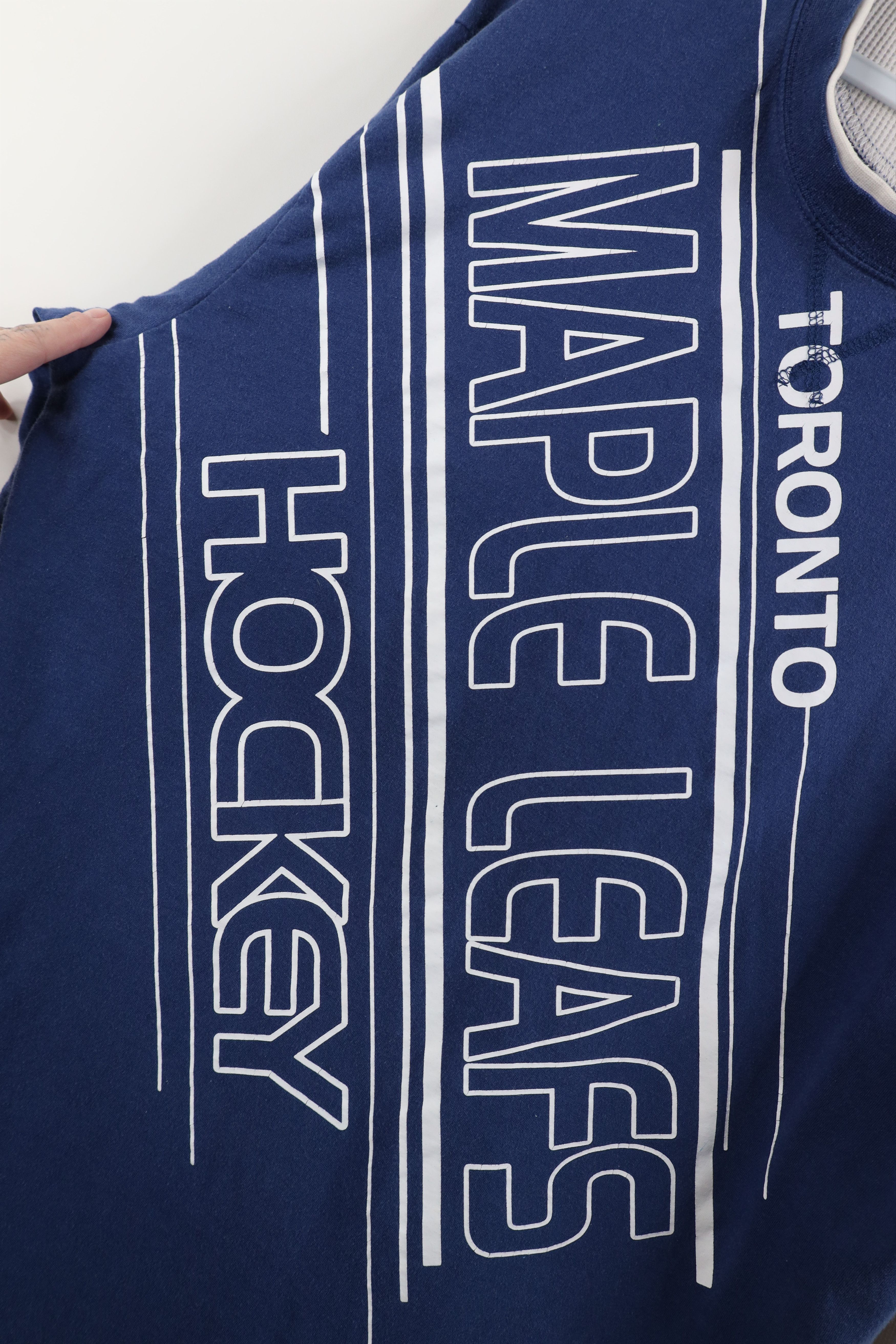 Reebok Vintage Reebok Knit Toronto Maple Leafs Long Sleeve T-Shirt Size US XL / EU 56 / 4 - 8 Thumbnail
